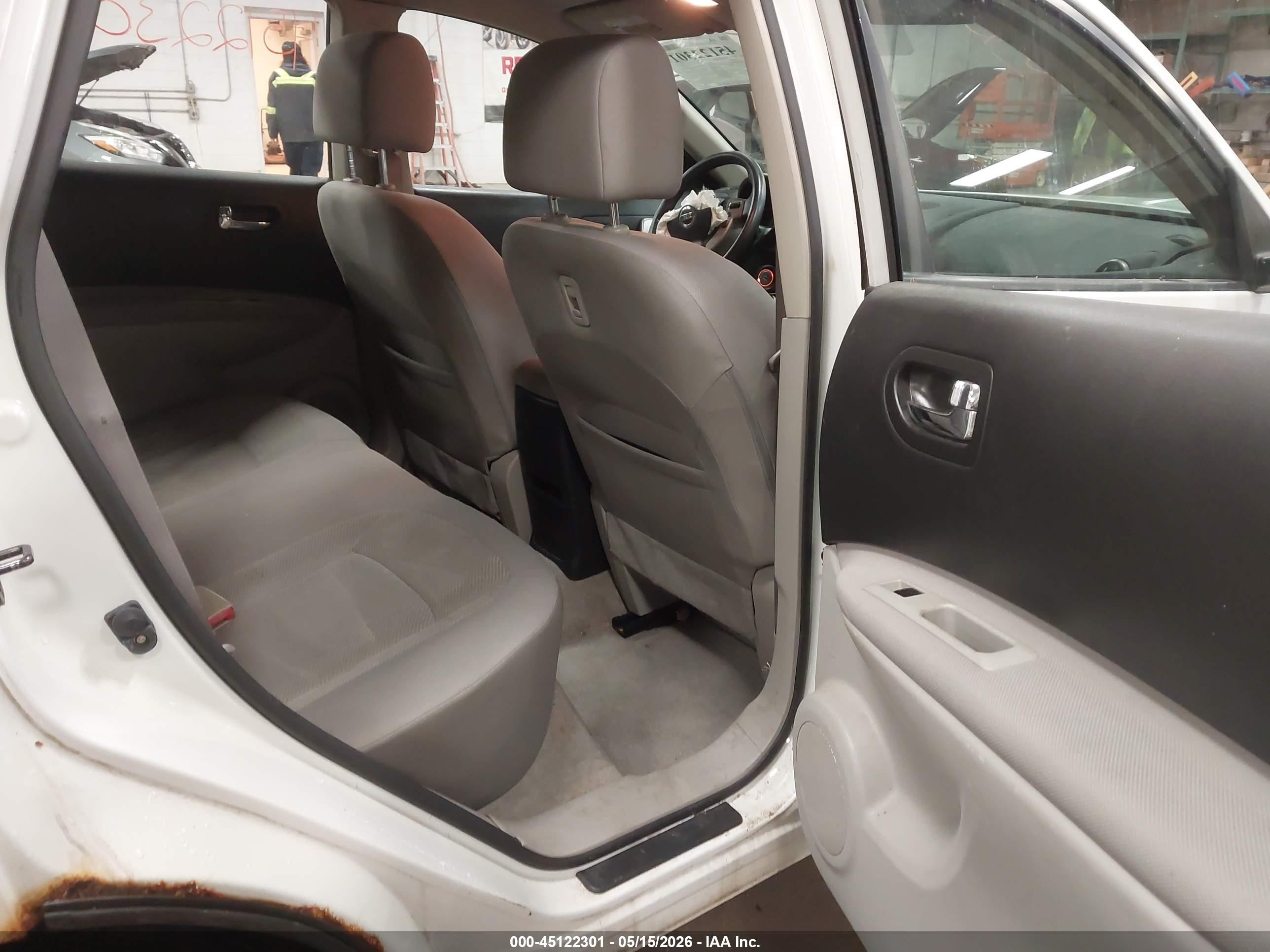 2012 Nissan Rogue S White vin: JN8AS5MV5CW384087