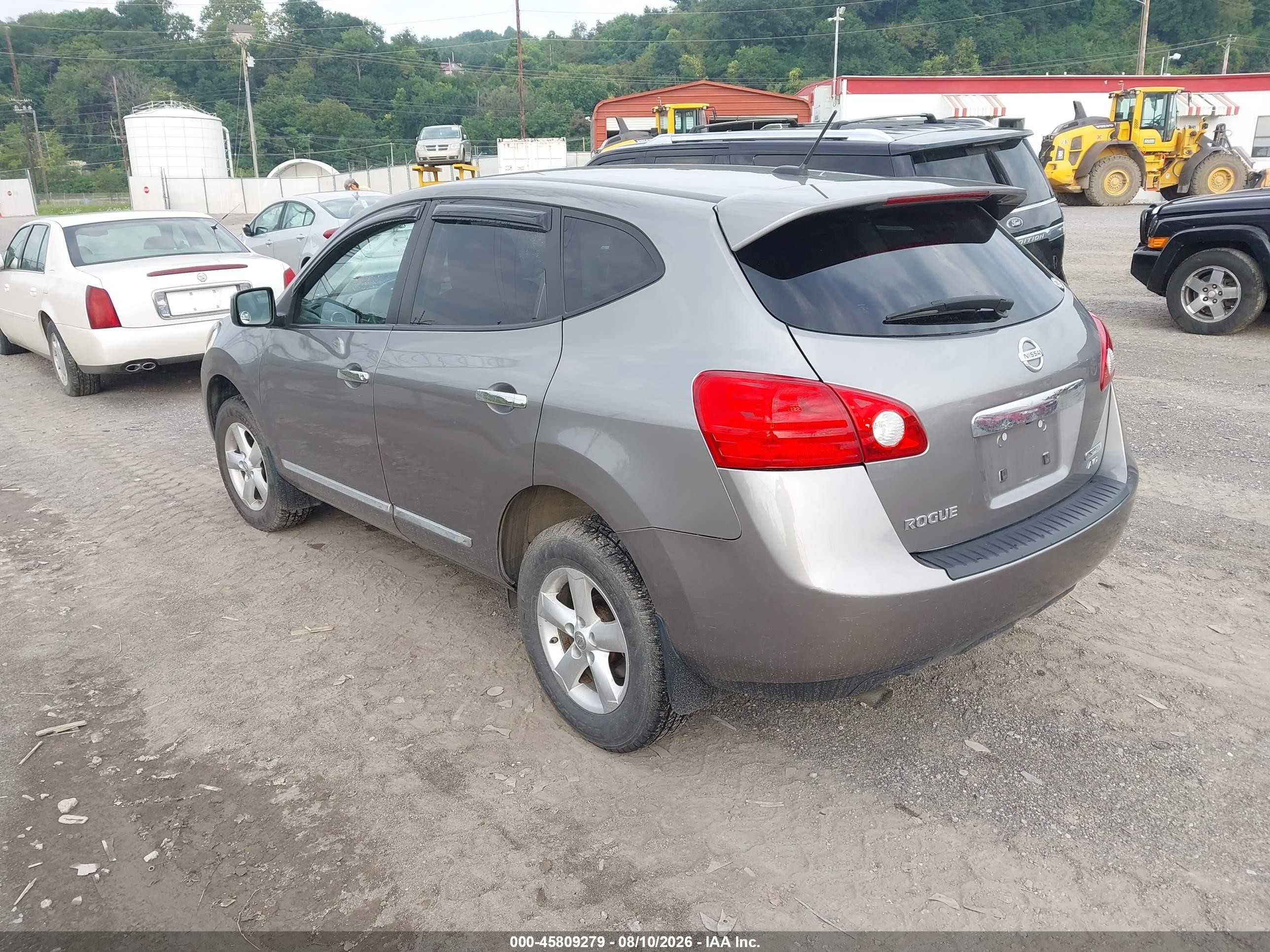 2013 Nissan Rogue S Silver vin: JN8AS5MV5DW110910