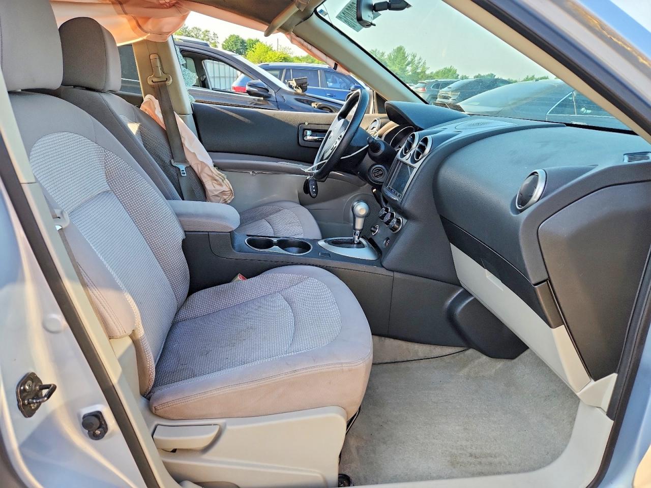 2013 Nissan Rogue S Silver vin: JN8AS5MV5DW139002