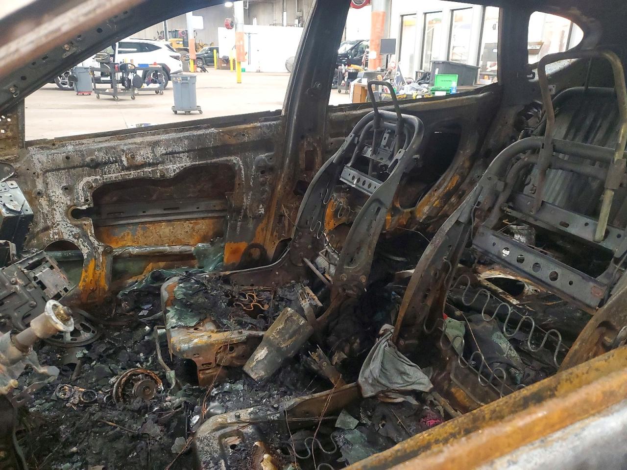 2013 Nissan Rogue S Burn vin: JN8AS5MV5DW604040