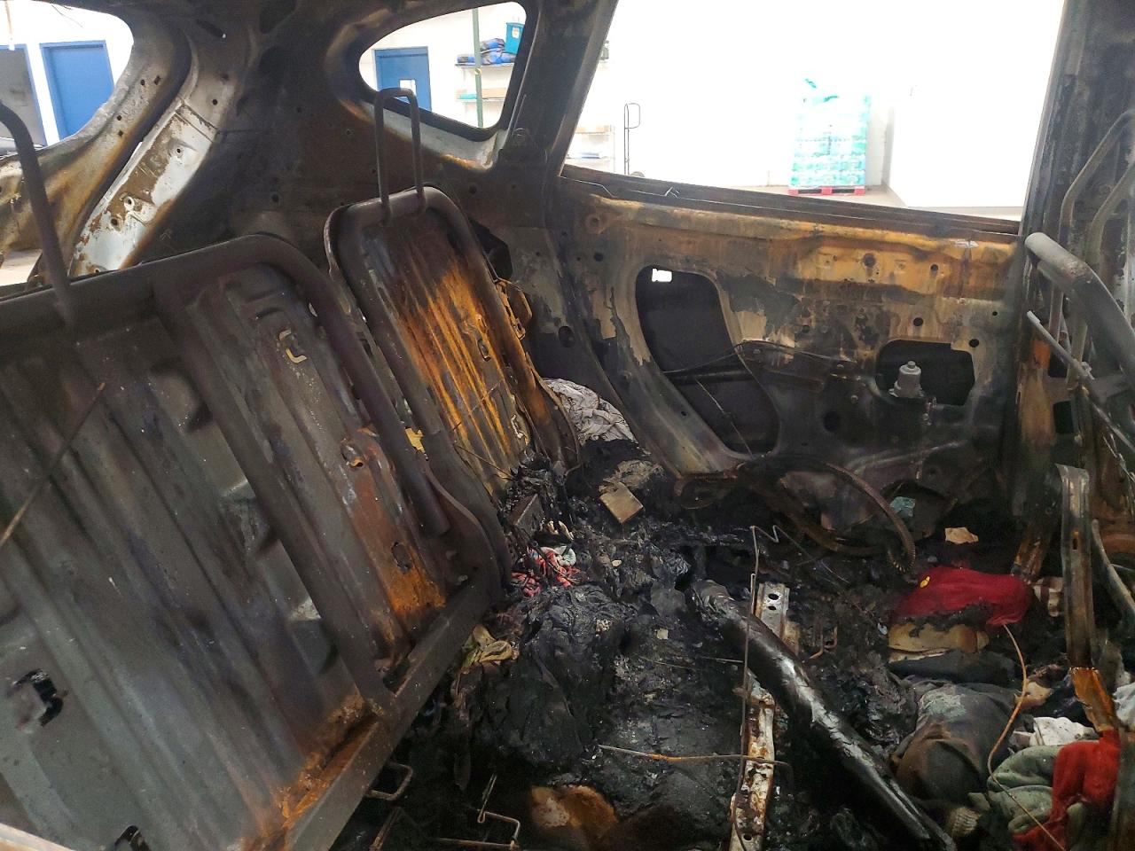 2013 Nissan Rogue S Burn vin: JN8AS5MV5DW604040