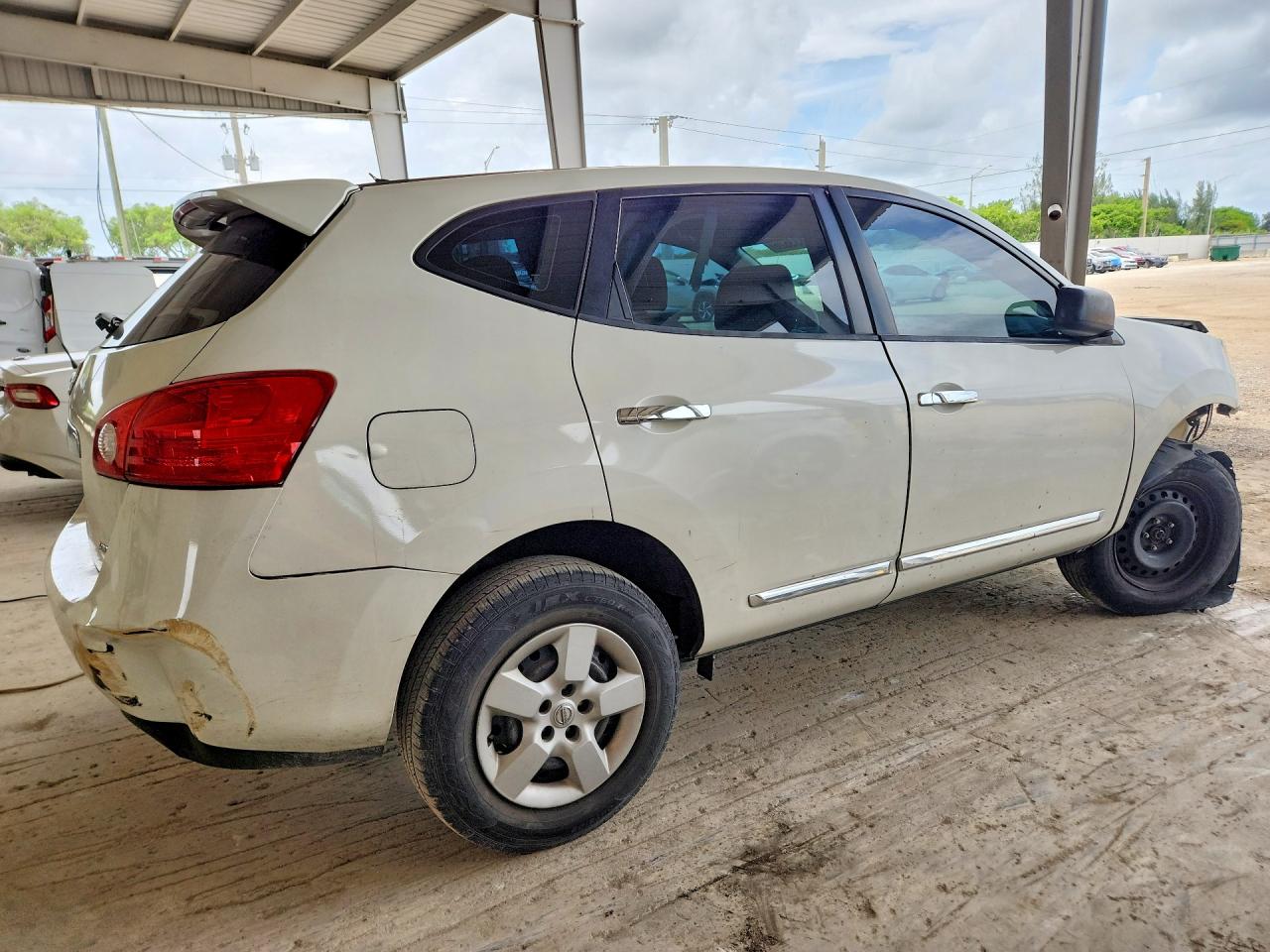 2013 Nissan Rogue S White vin: JN8AS5MV5DW632579