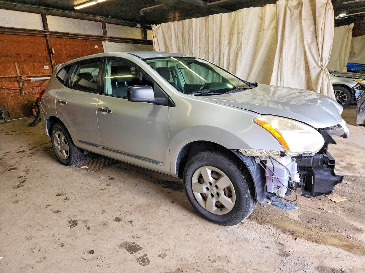 2013 Nissan Rogue S Silver vin: JN8AS5MV5DW641623