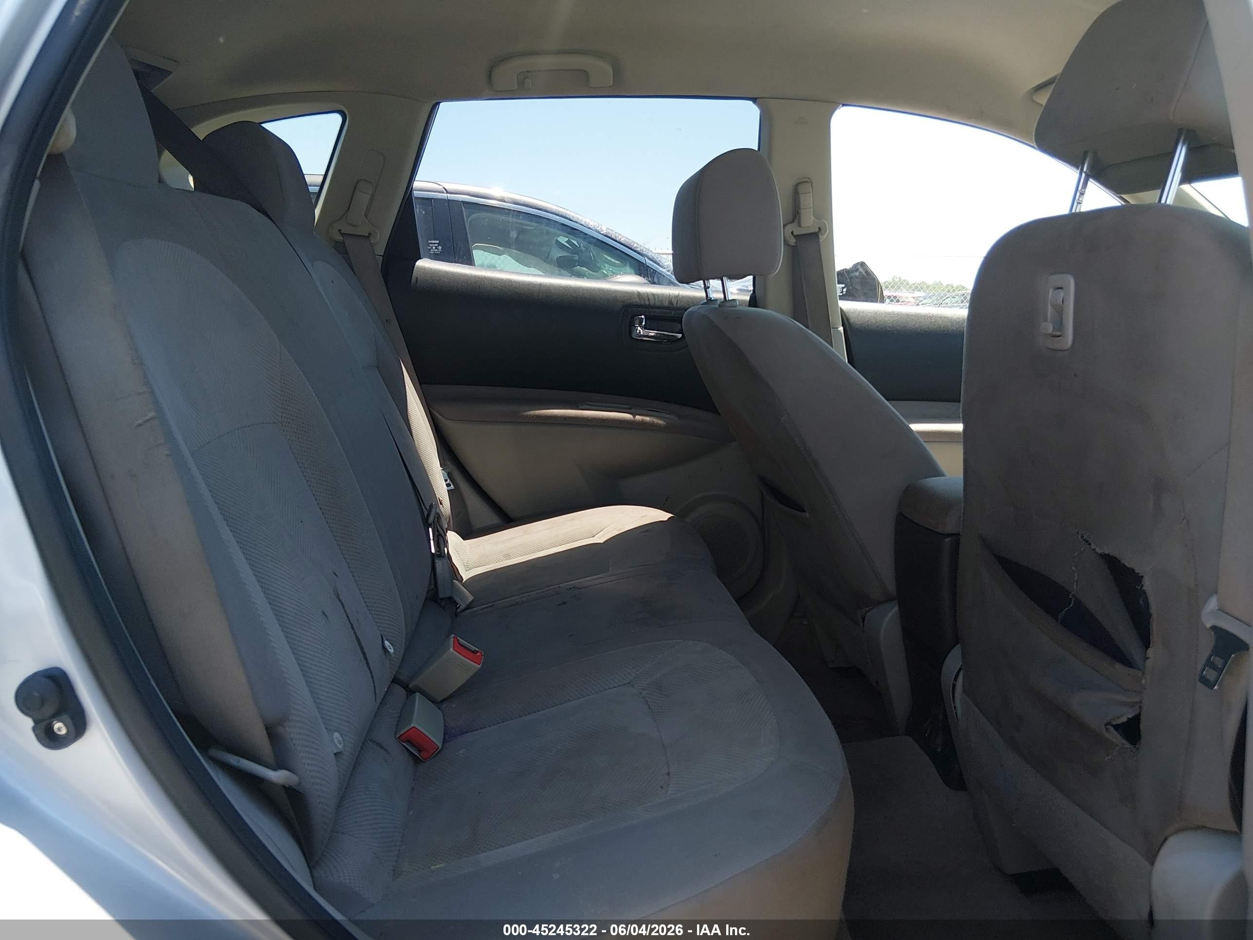 2013 Nissan Rogue S Серебряный vin: JN8AS5MV5DW653044
