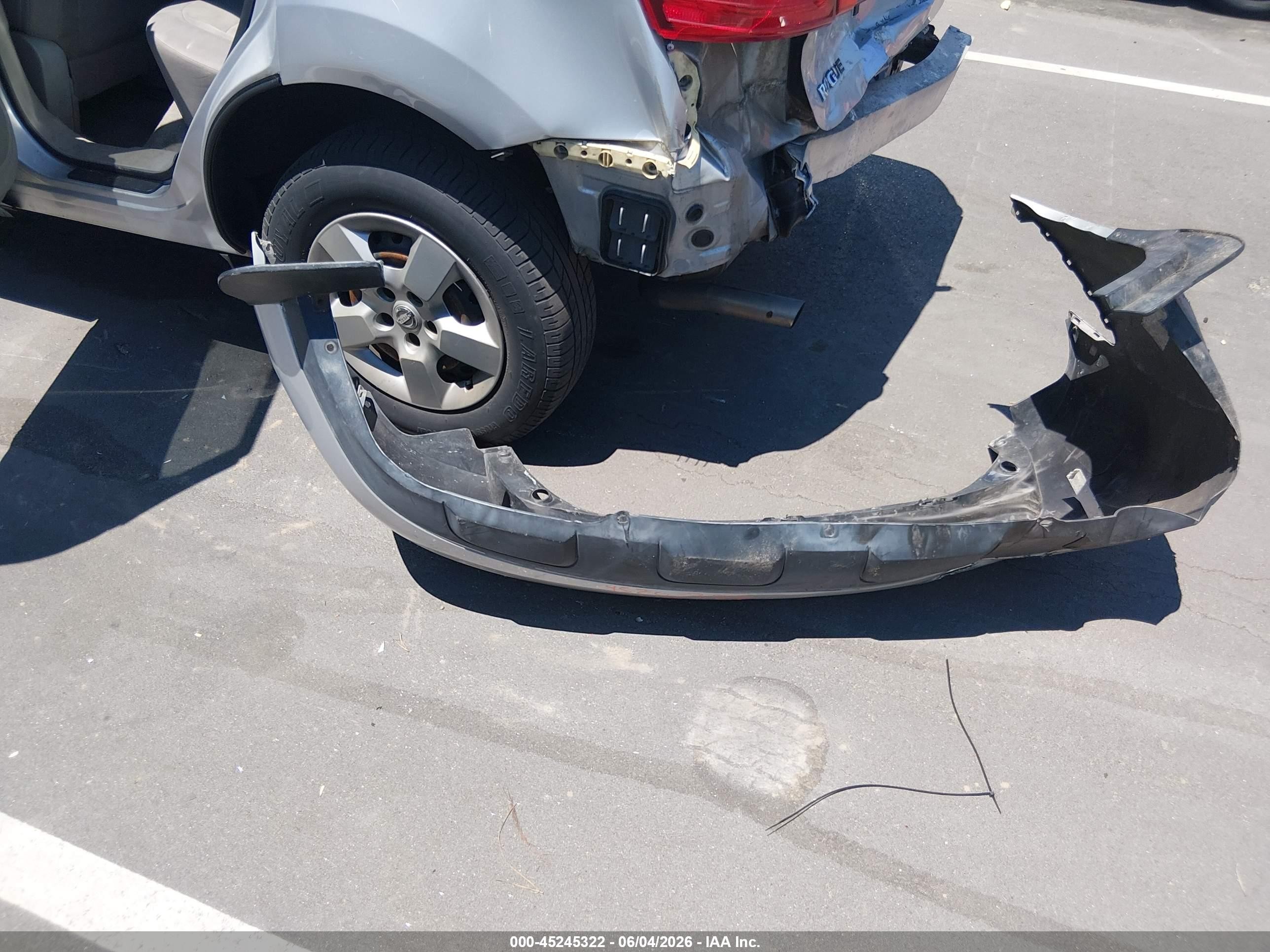 2013 Nissan Rogue S Серебряный vin: JN8AS5MV5DW653044