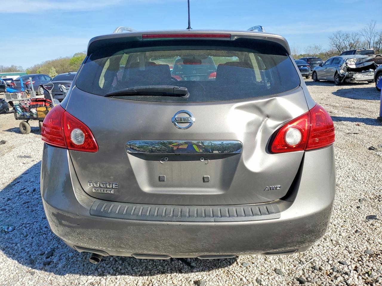 2014 Nissan Rogue Select S Silver vin: JN8AS5MV5EW710411