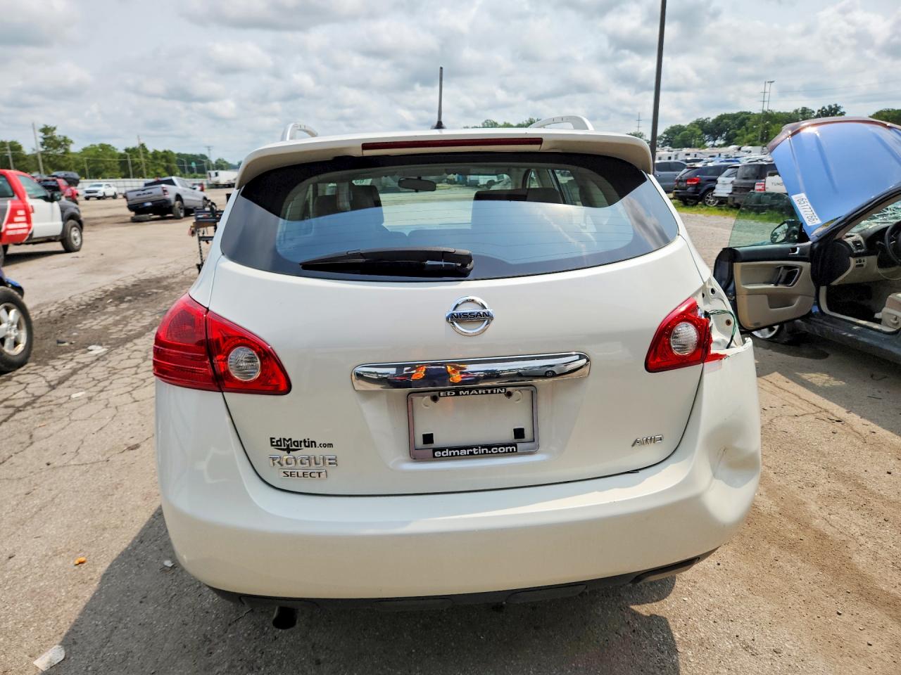 2014 Nissan Rogue Select S White vin: JN8AS5MV5EW714474