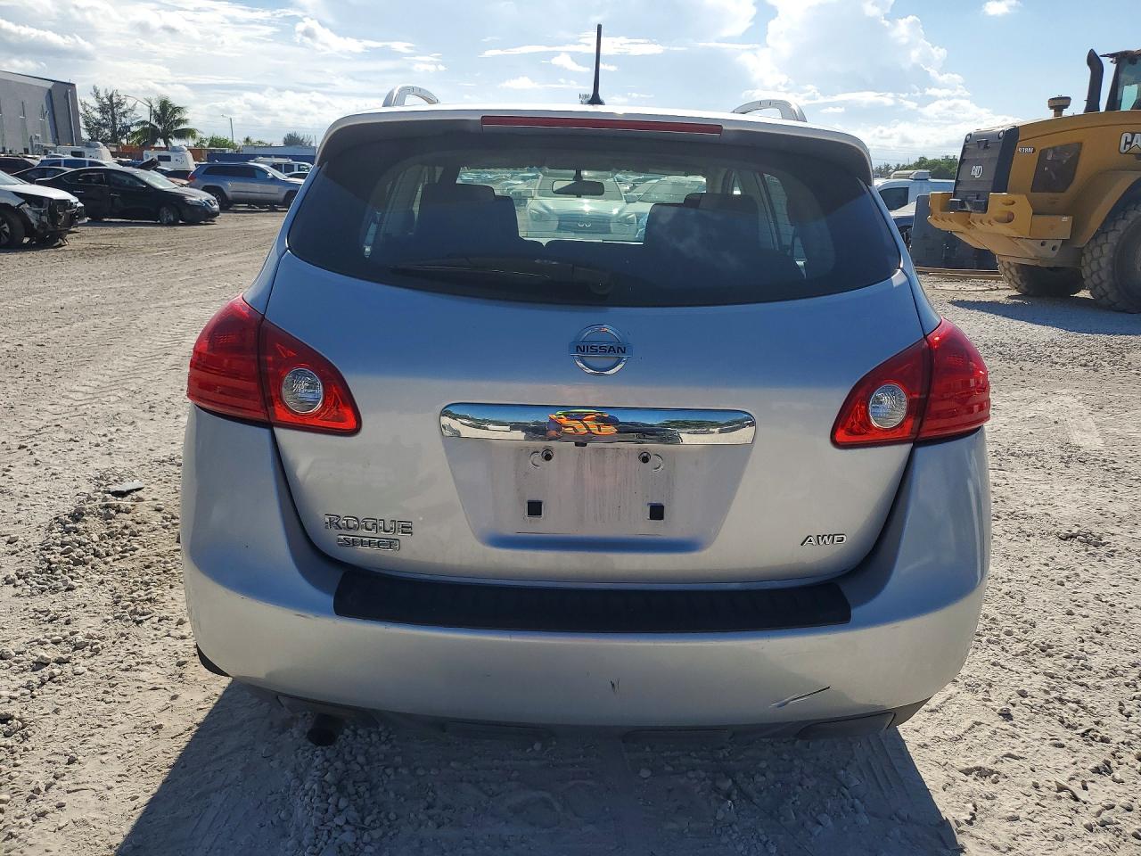 2015 Nissan Rogue Select S Silver vin: JN8AS5MV5FW253469