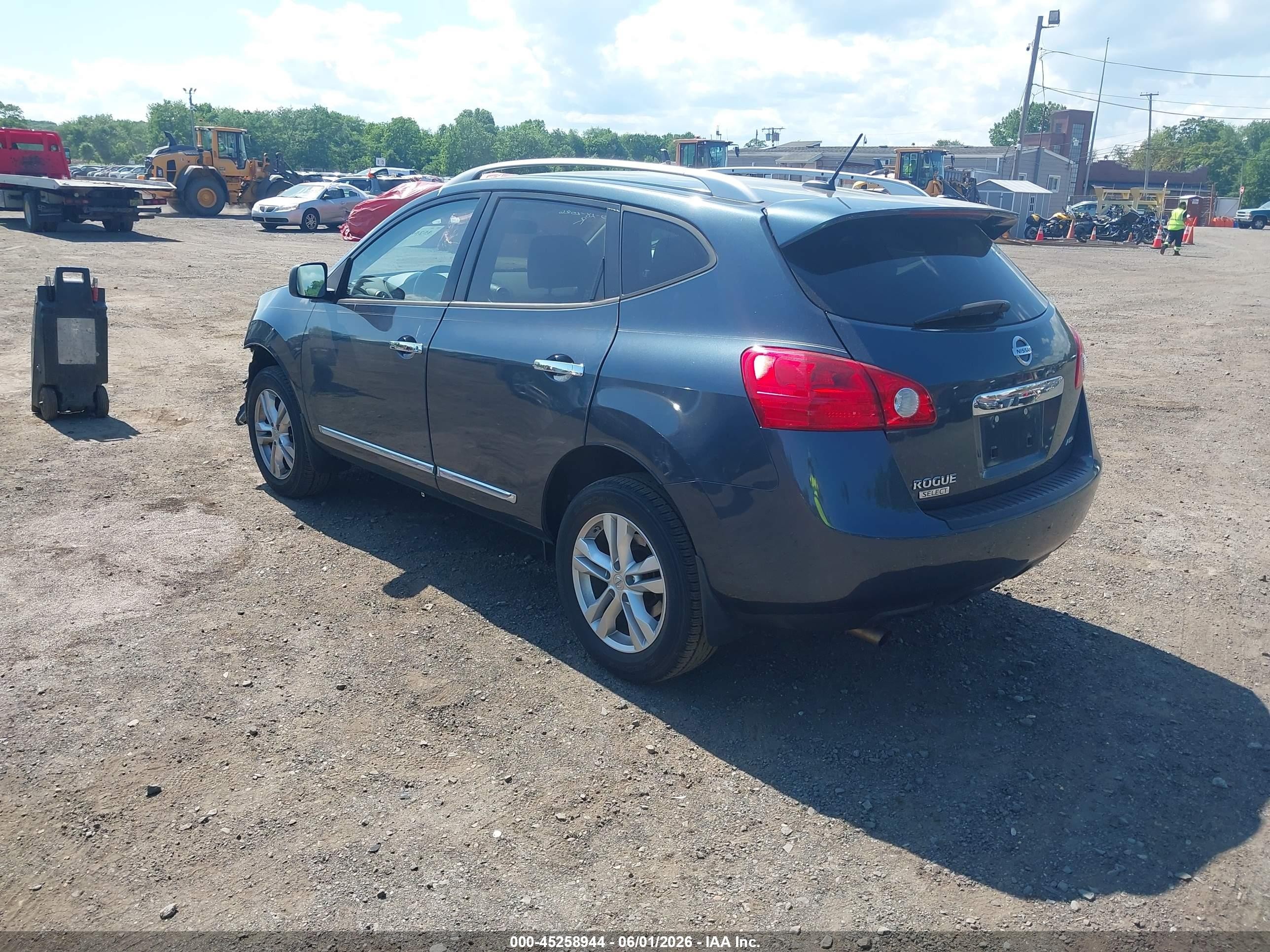 2015 Nissan Rogue Select S Gray vin: JN8AS5MV5FW258431