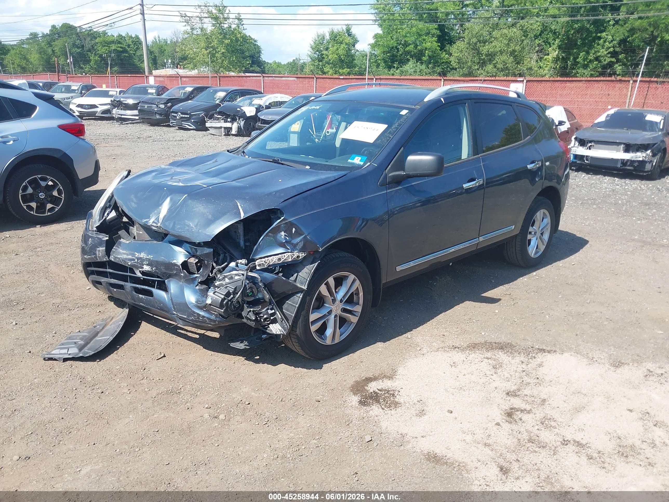 2015 Nissan Rogue Select S Gray vin: JN8AS5MV5FW258431