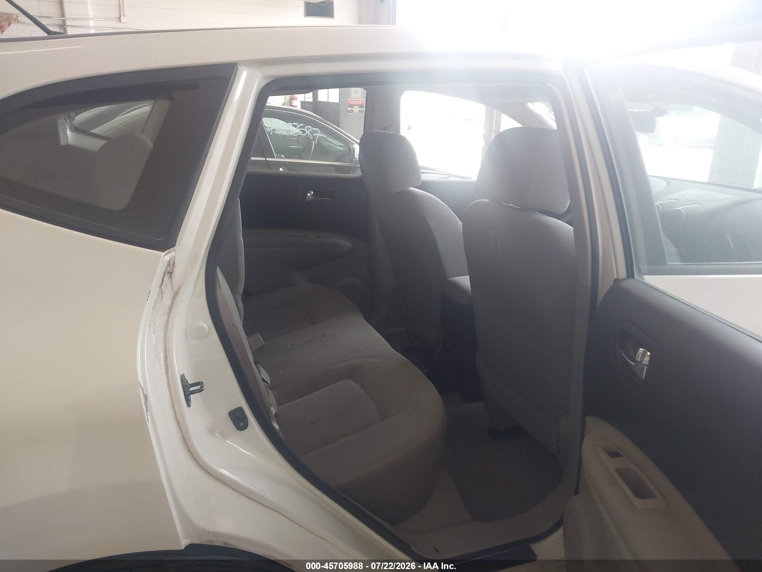 2015 Nissan Rogue Select S White vin: JN8AS5MV5FW751638