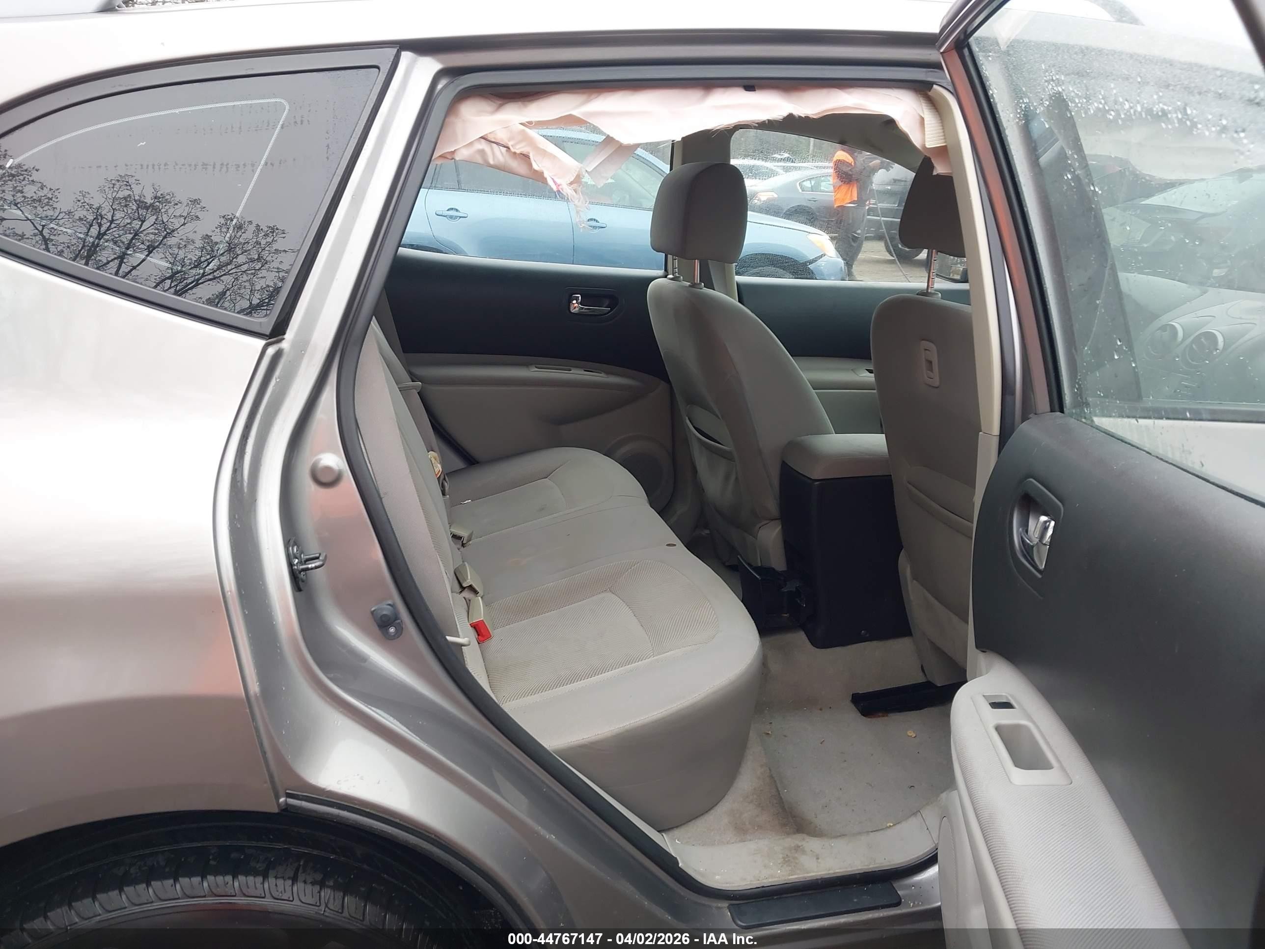 2015 Nissan Rogue Select S Beige vin: JN8AS5MV5FW770366