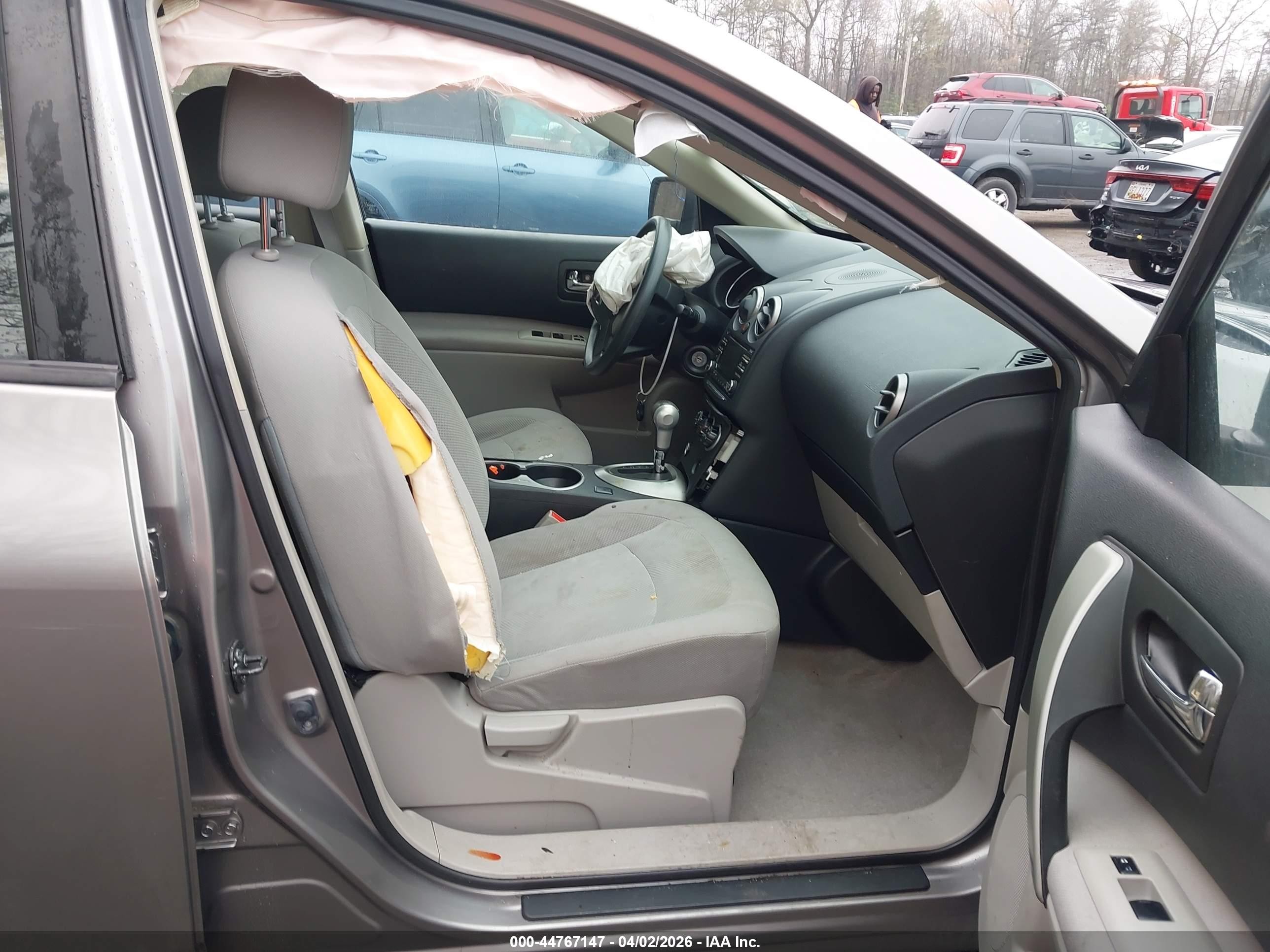 2015 Nissan Rogue Select S Beige vin: JN8AS5MV5FW770366