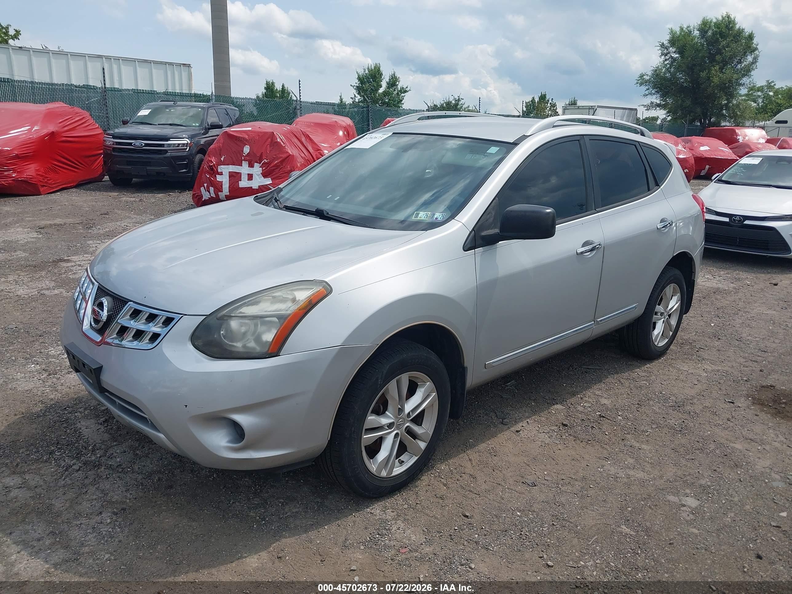 2015 Nissan Rogue Select S Серебряный vin: JN8AS5MV5FW770965