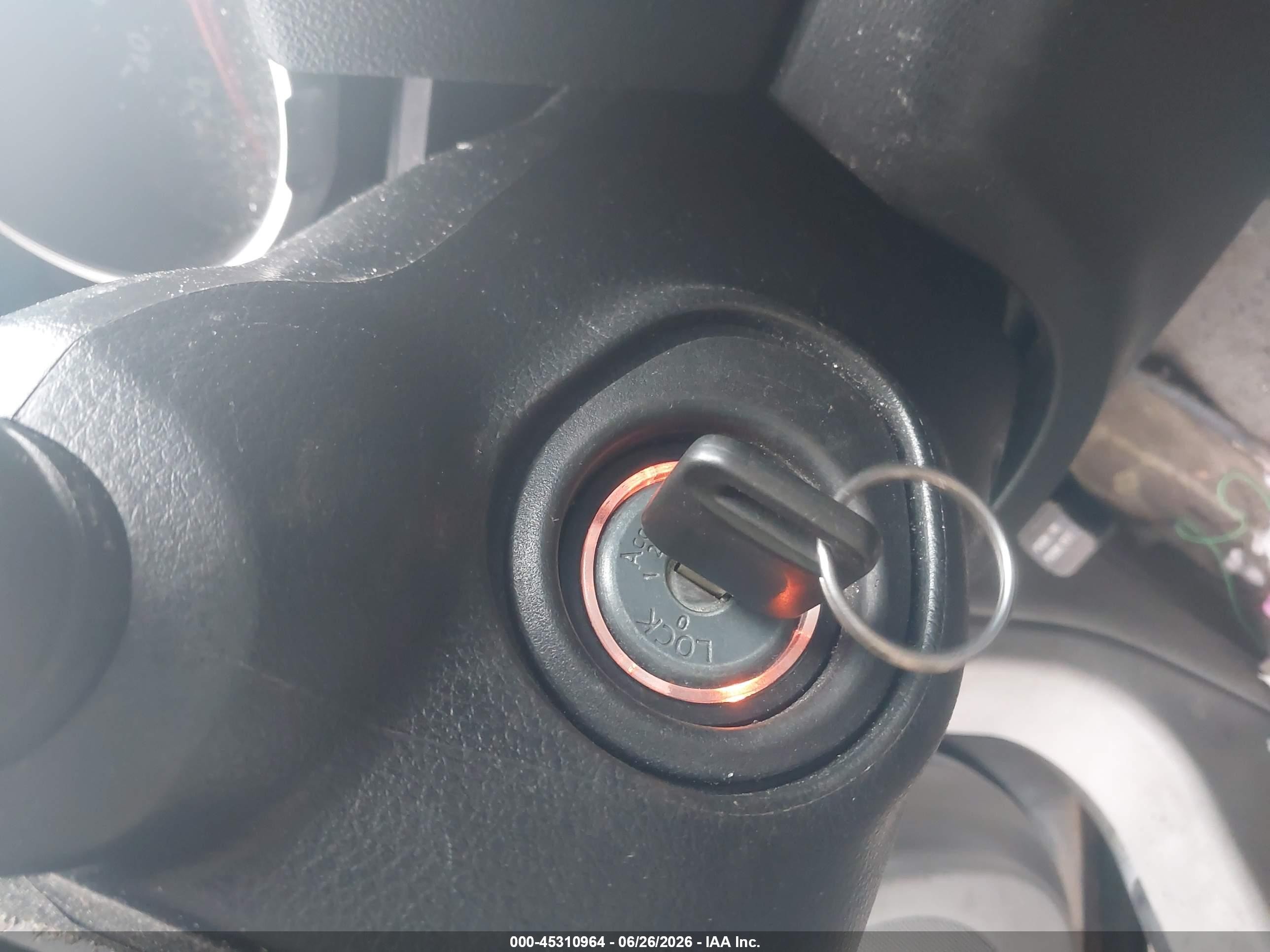2010 Nissan Rogue S Silver vin: JN8AS5MV6AW111107