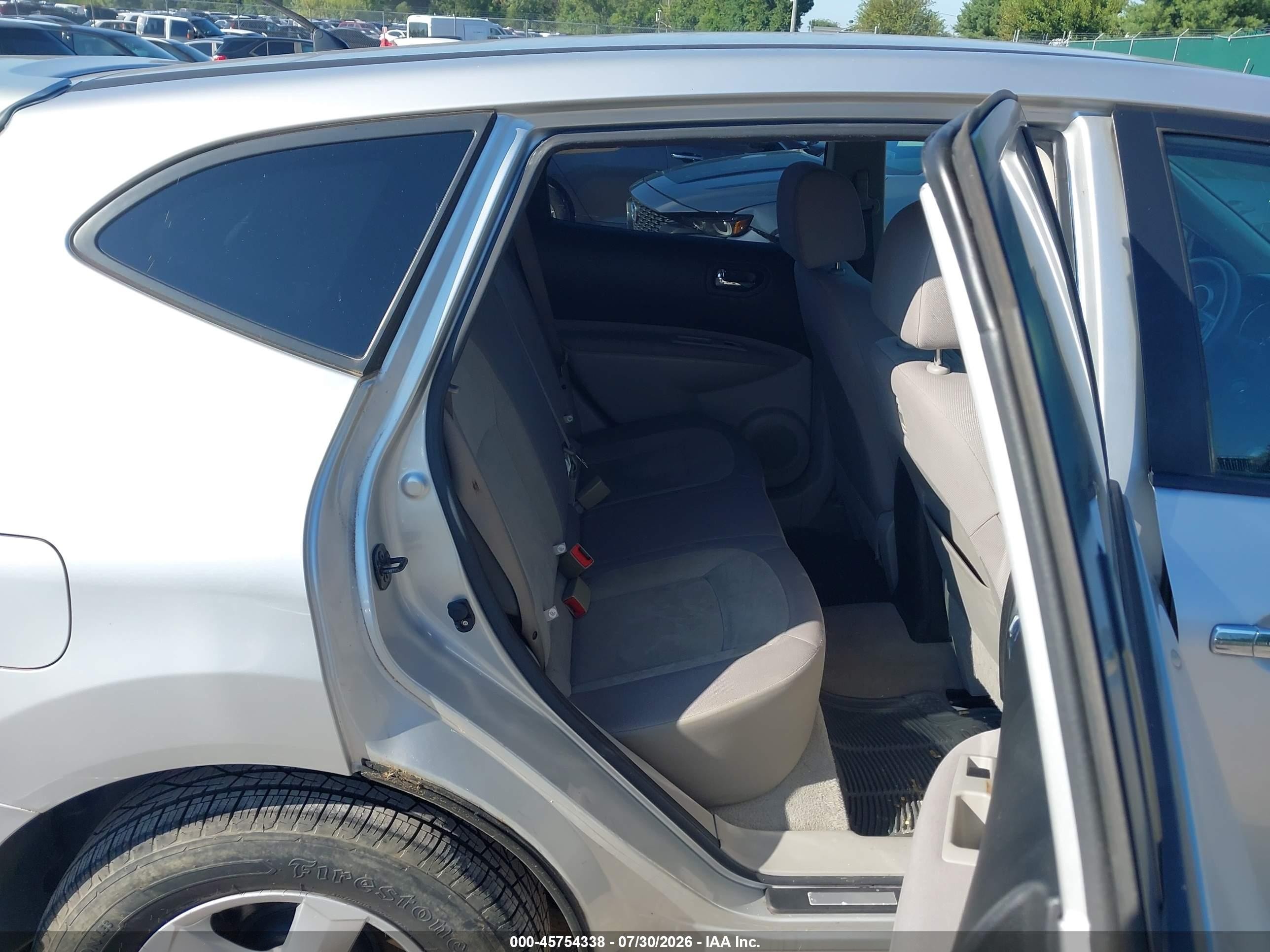 2010 Nissan Rogue S Silver vin: JN8AS5MV6AW611624