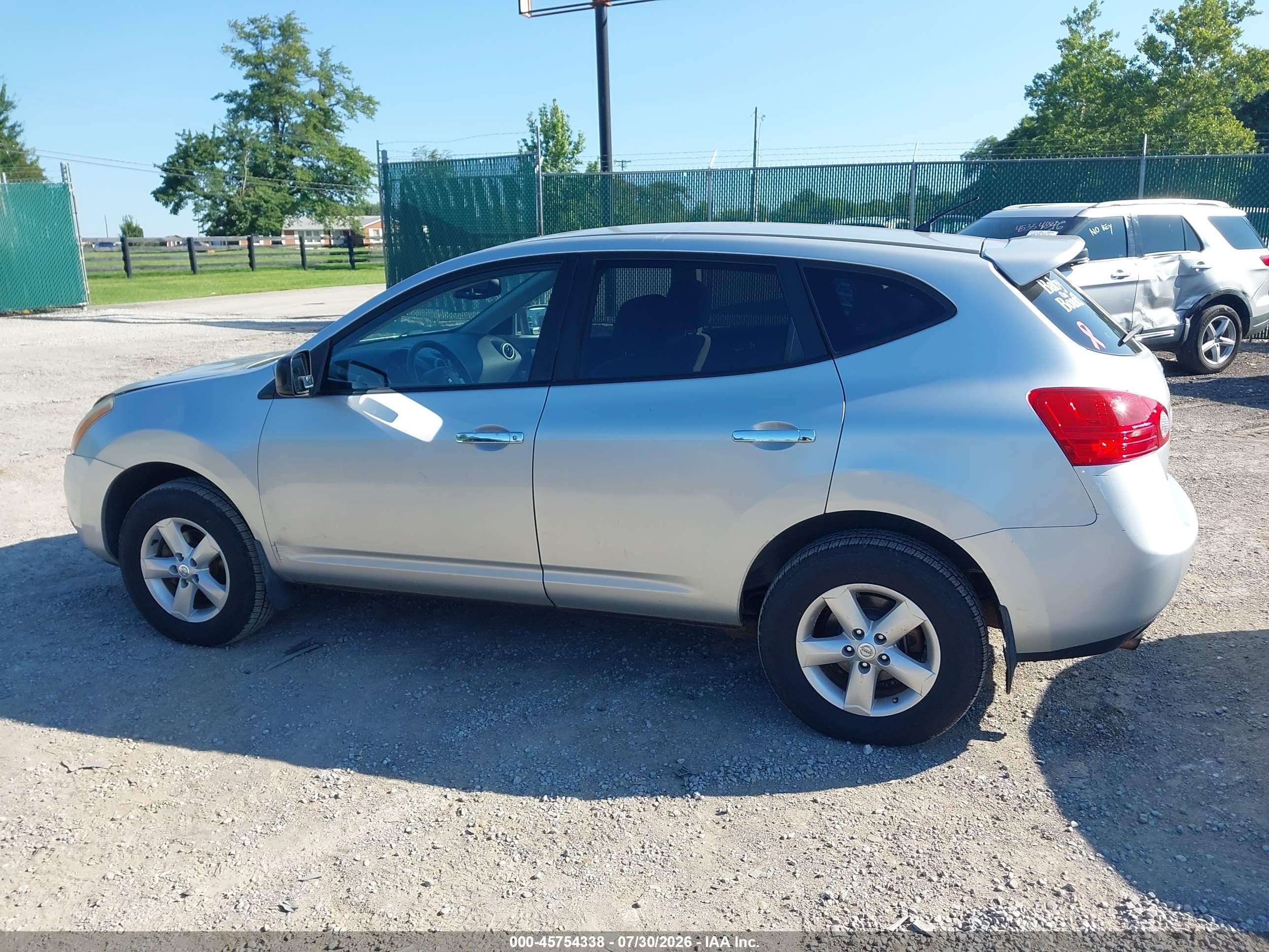 2010 Nissan Rogue S Silver vin: JN8AS5MV6AW611624