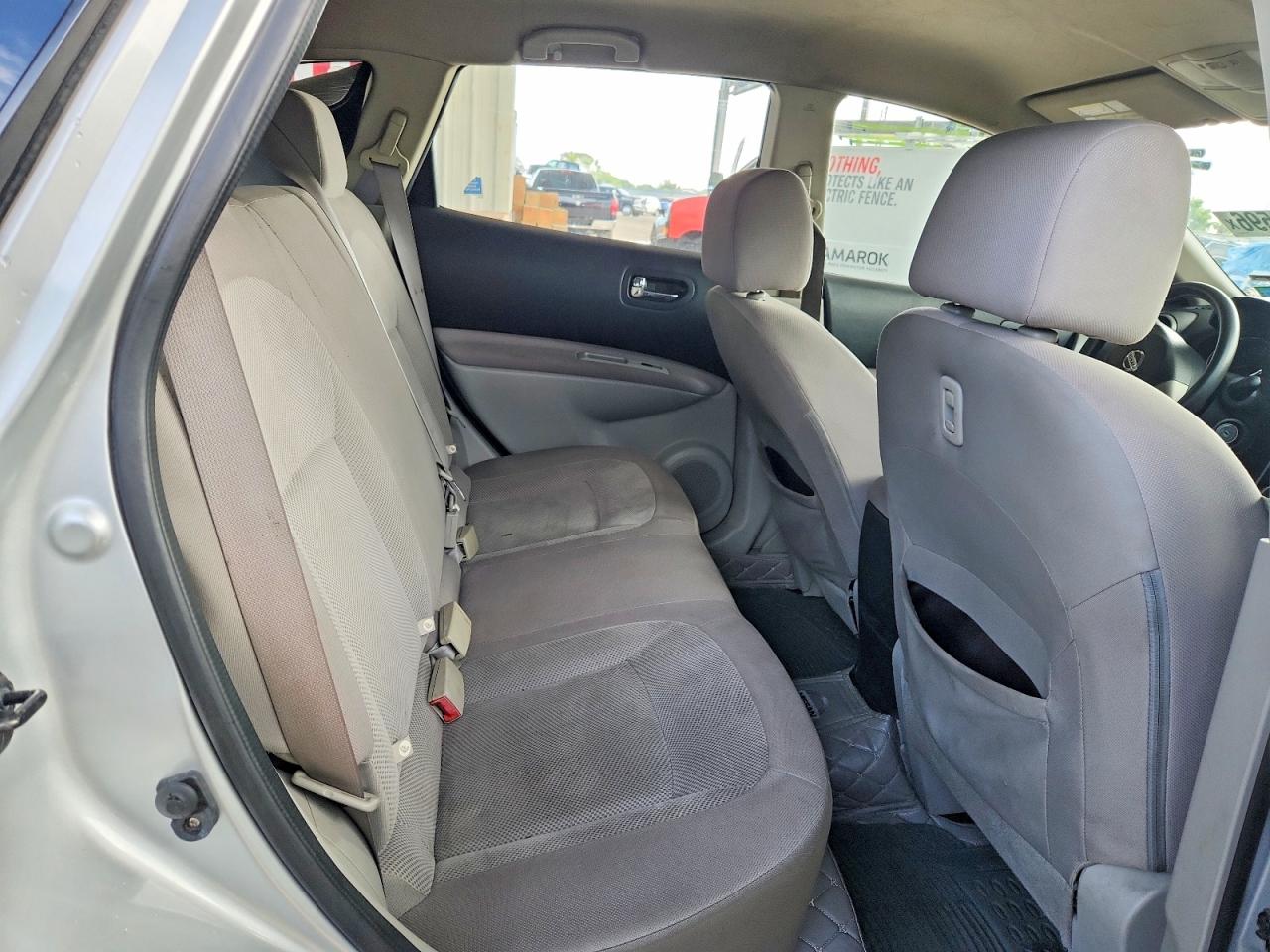 2011 Nissan Rogue S/sv/krom Silver vin: JN8AS5MV6BW677530
