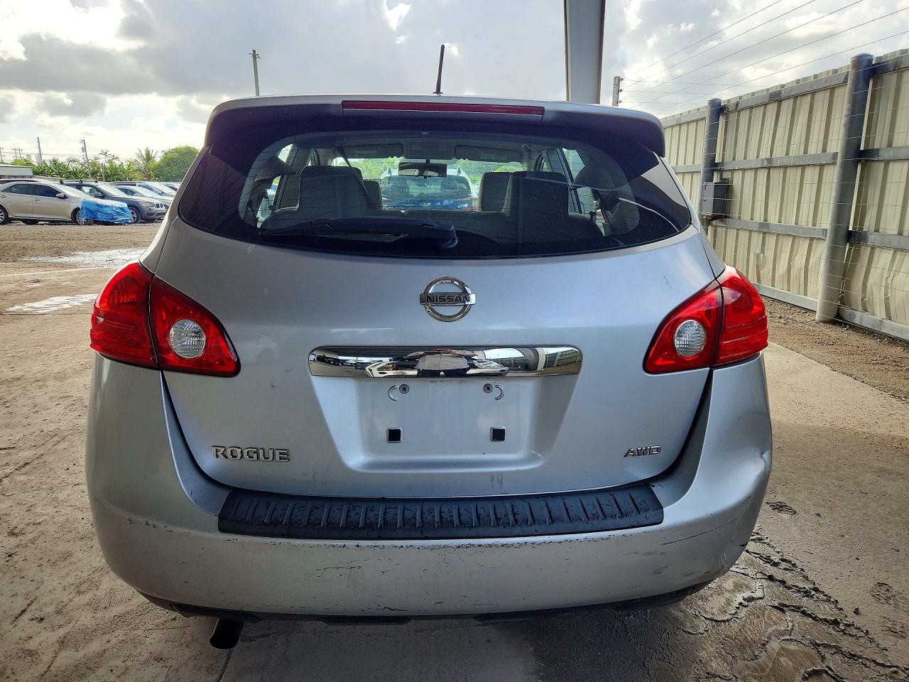 2011 Nissan Rogue S/sv/krom Silver vin: JN8AS5MV6BW677530