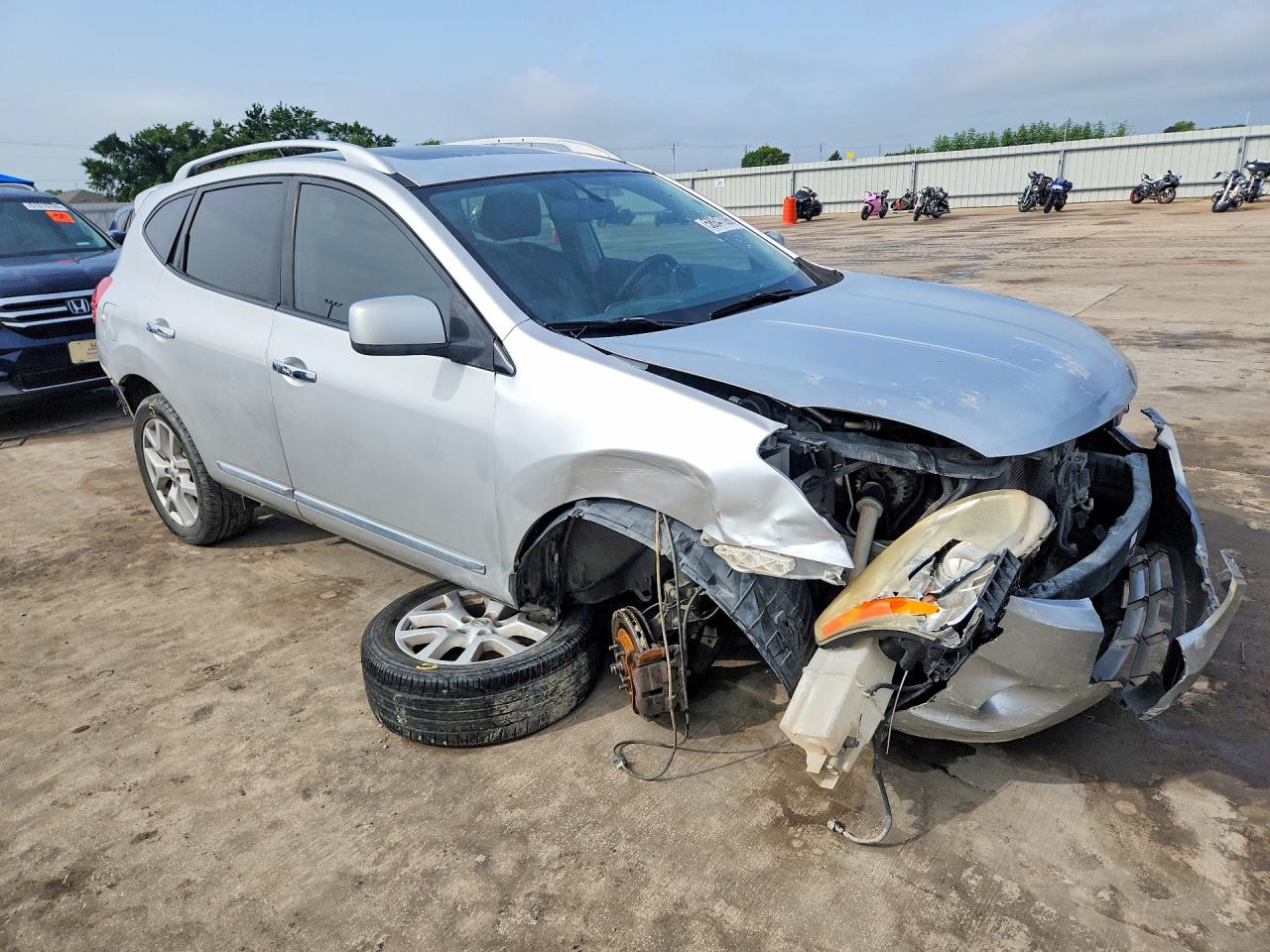 2011 Nissan Rogue S/sv/krom Серебряный vin: JN8AS5MV6BW688074