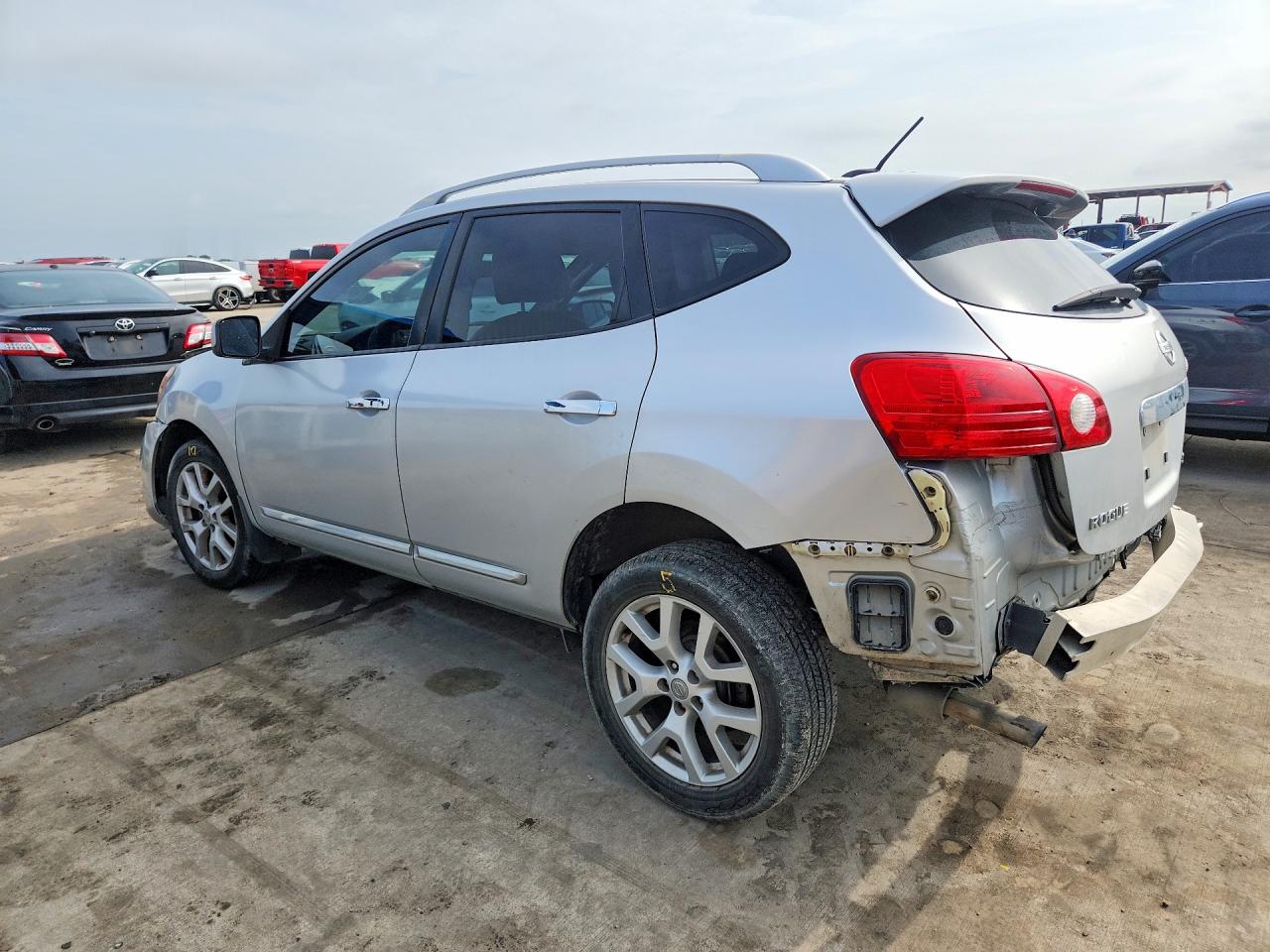 2011 Nissan Rogue S/sv/krom Серебряный vin: JN8AS5MV6BW688074