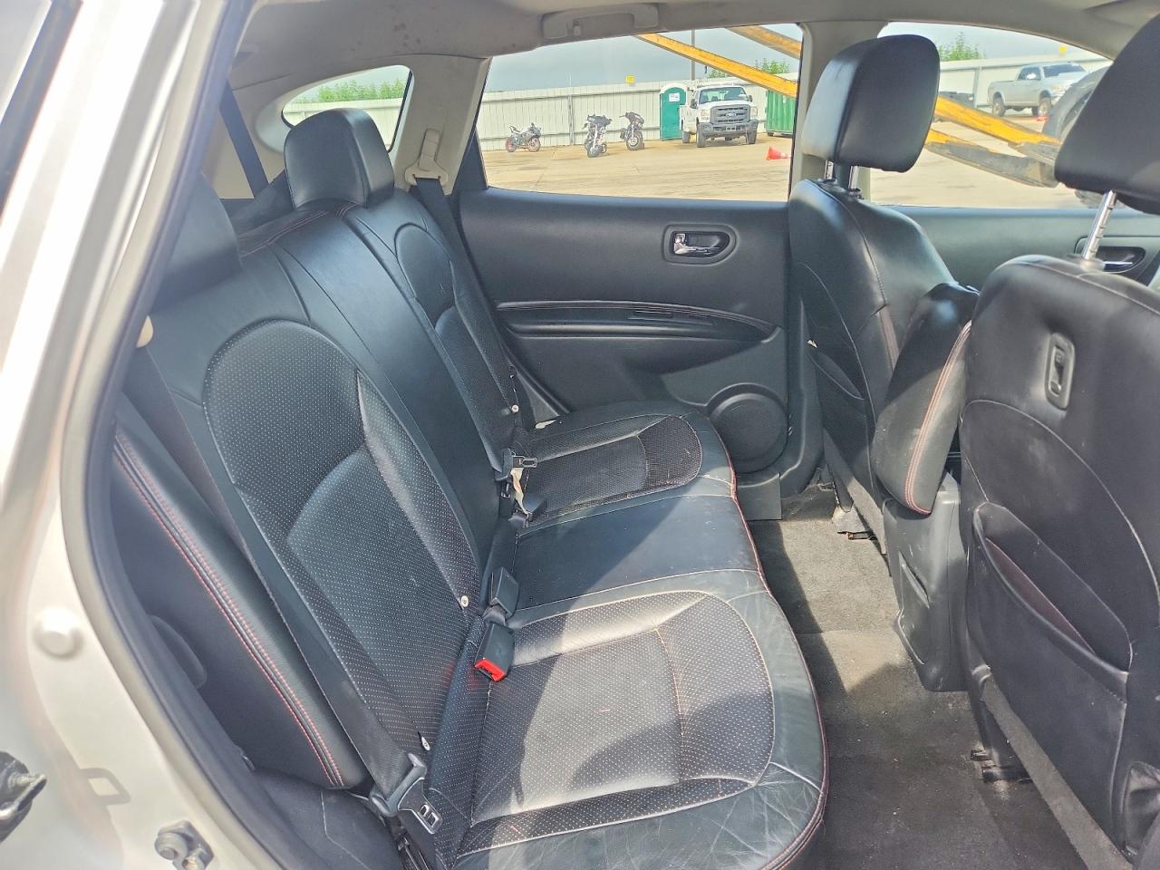 2011 Nissan Rogue S/sv/krom Серебряный vin: JN8AS5MV6BW688074