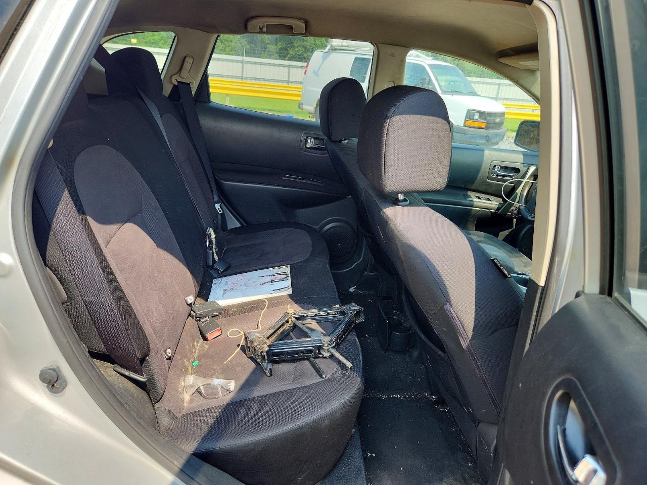 2012 Nissan Rogue S Silver vin: JN8AS5MV6CW408218