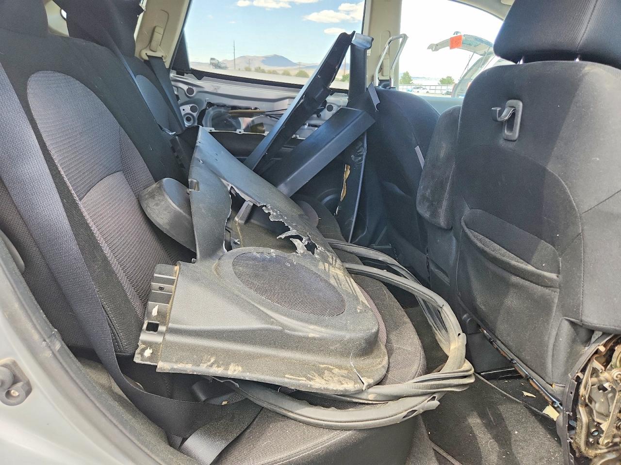 2012 Nissan Rogue S Silver vin: JN8AS5MV6CW708969