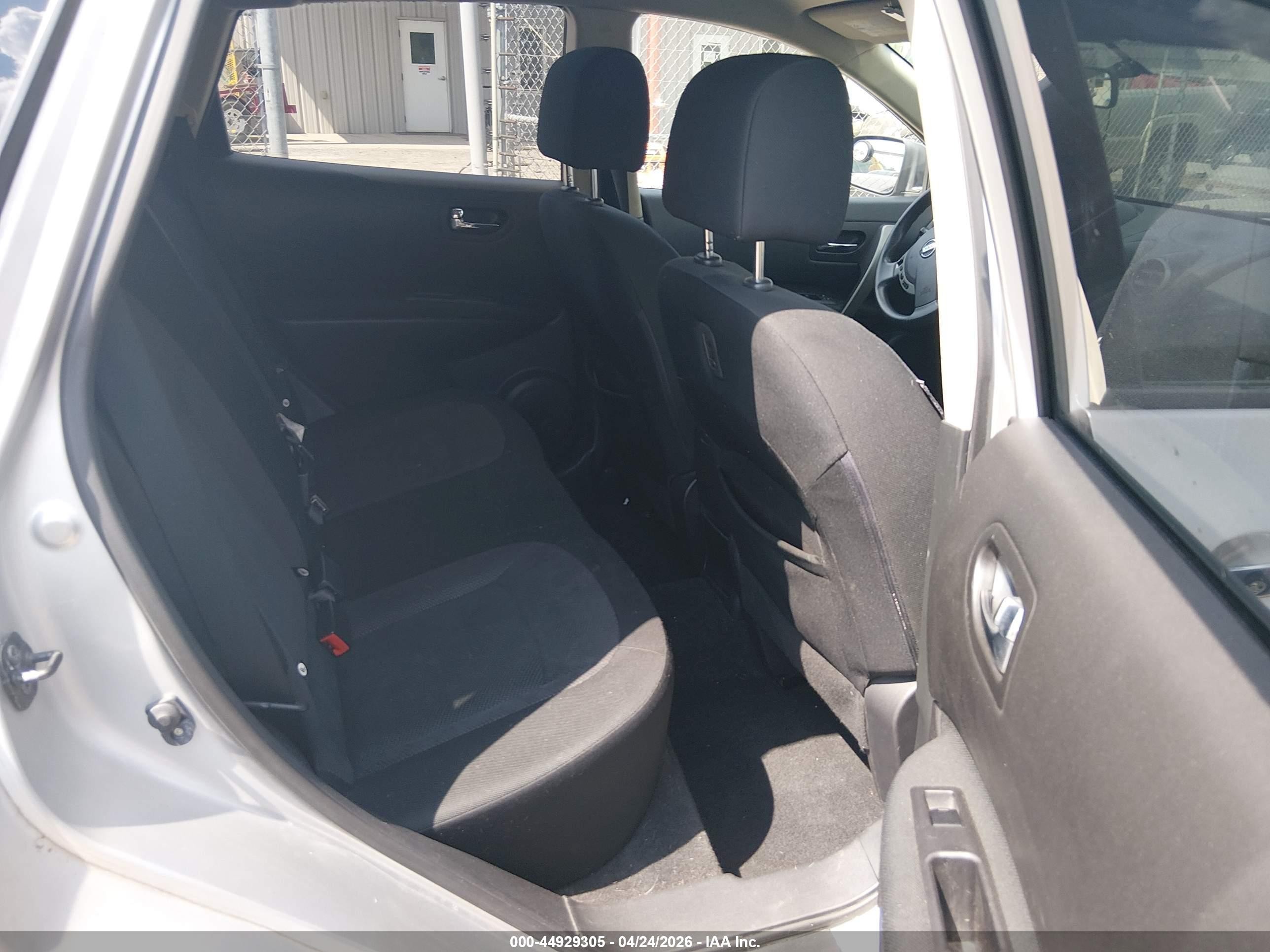 2012 Nissan Rogue S Silver vin: JN8AS5MV6CW714786