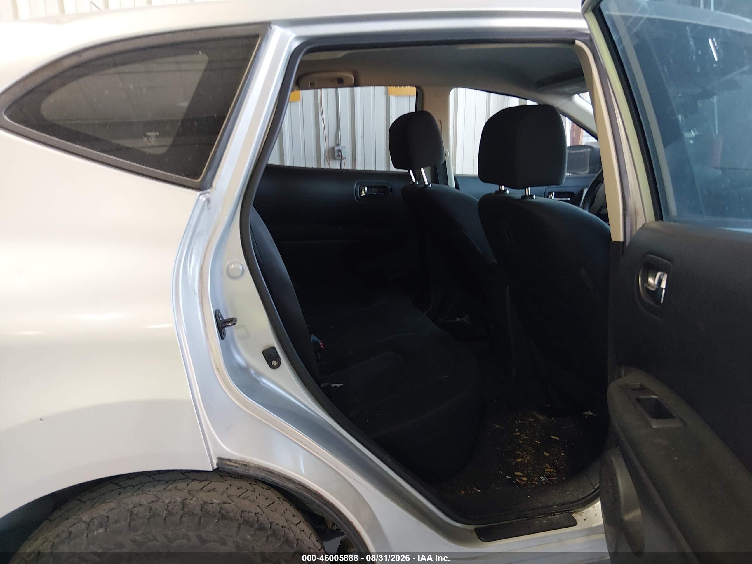 2013 Nissan Rogue S Серебряный vin: JN8AS5MV6DW151255