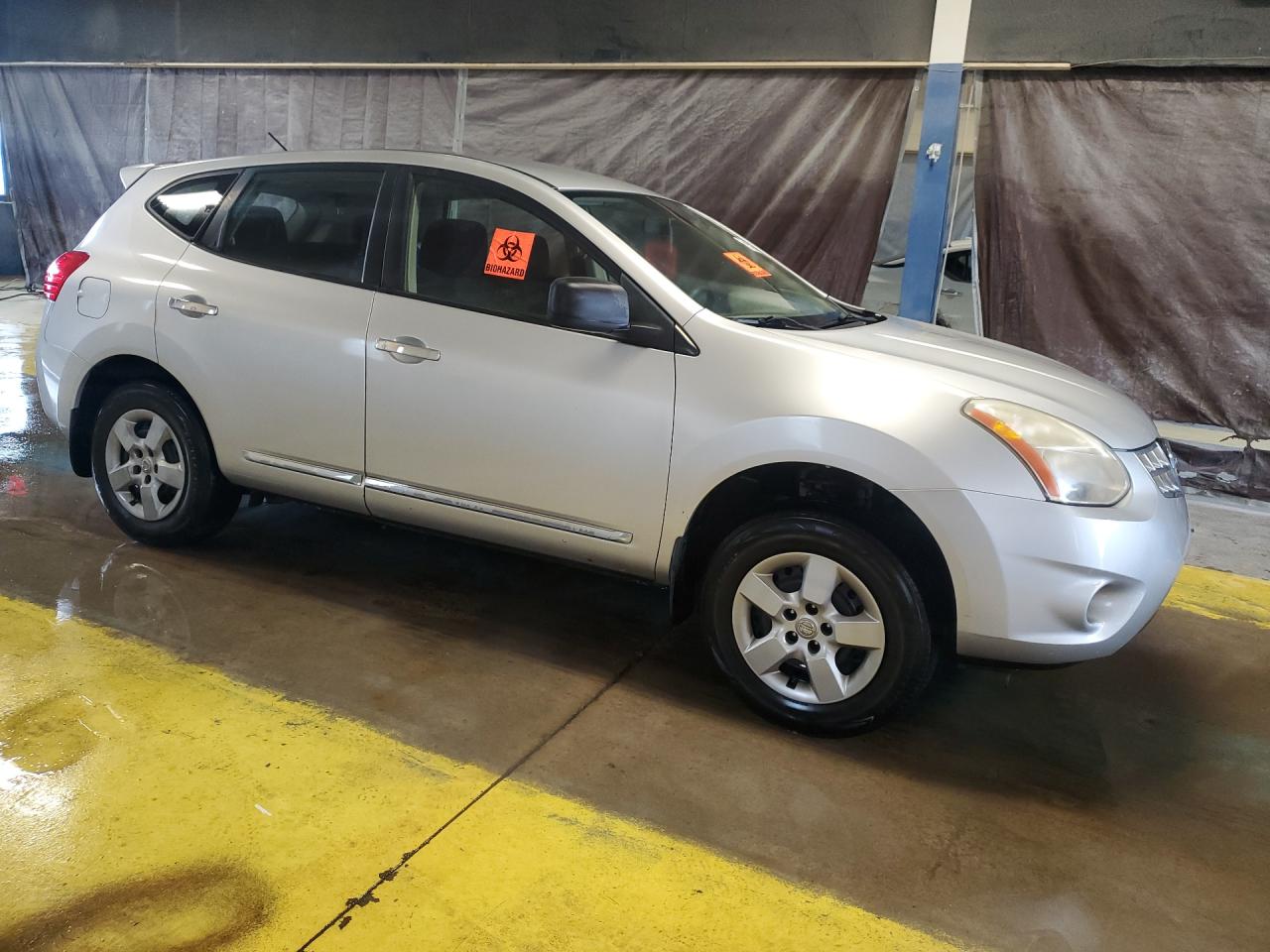 2013 Nissan Rogue S Silver vin: JN8AS5MV6DW621011 Damage: Right Front Tire, Worn, Replacement Required