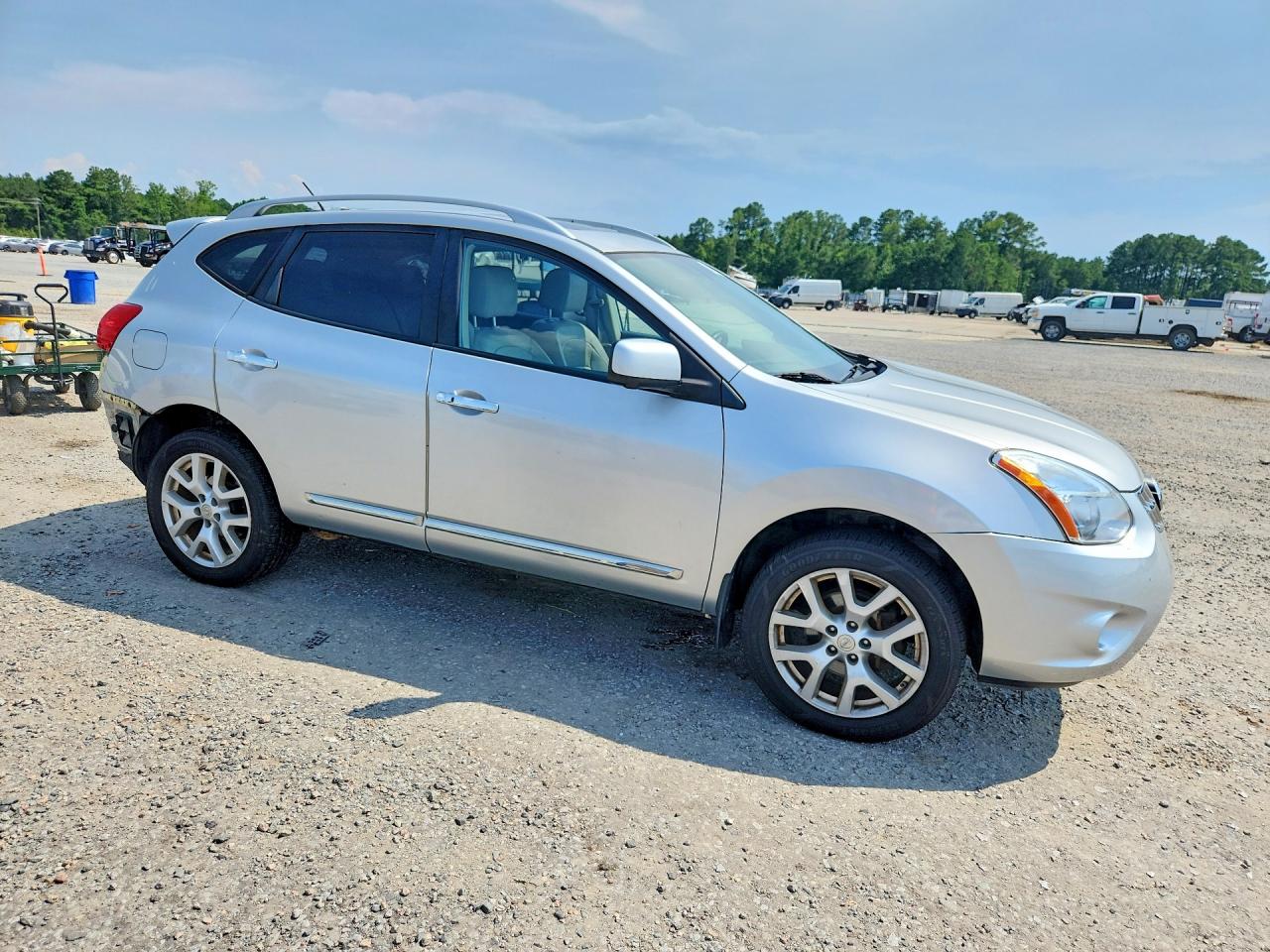 2013 Nissan Rogue S Silver vin: JN8AS5MV6DW625172