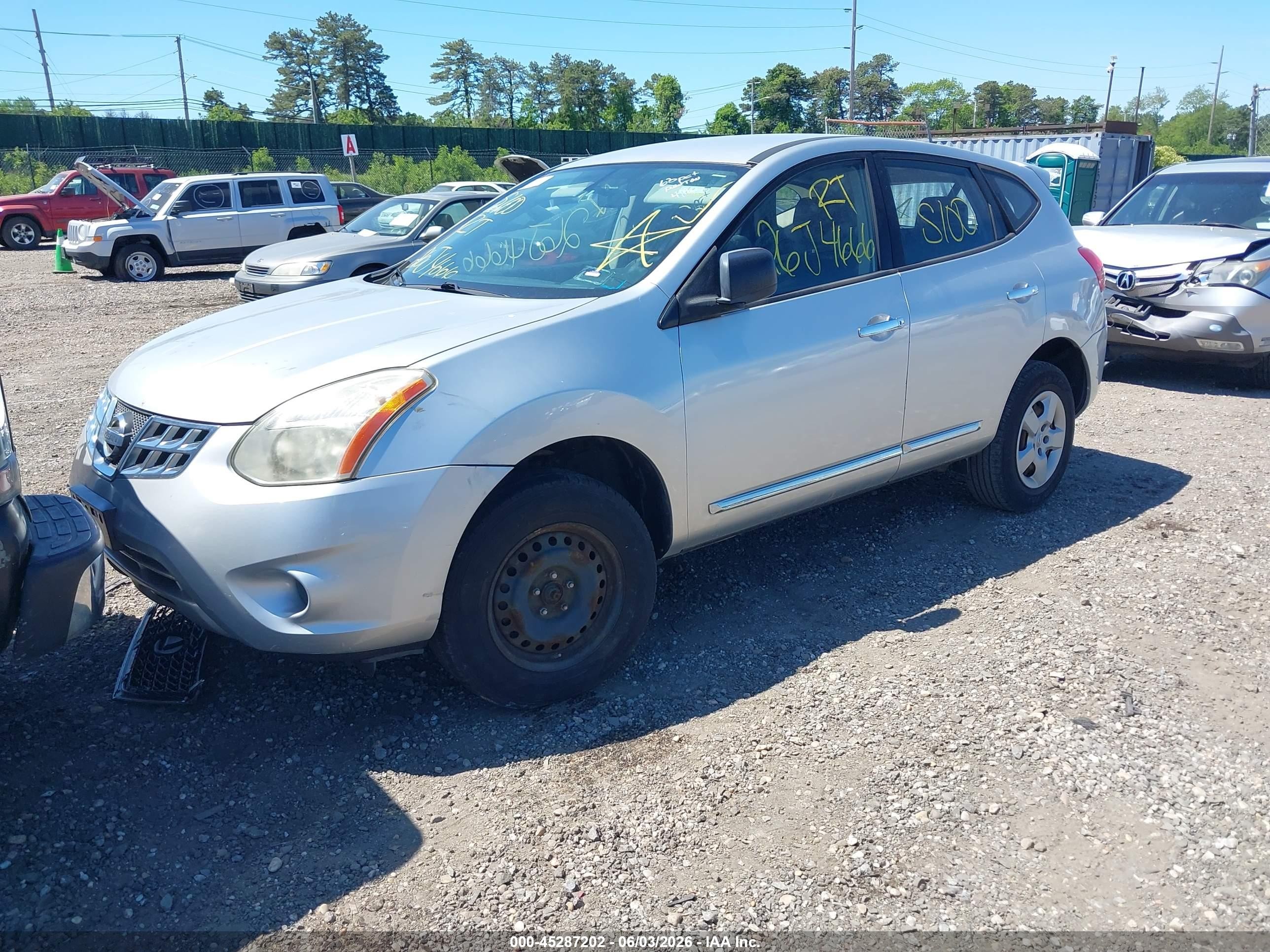 2013 Nissan Rogue S Silver vin: JN8AS5MV6DW642392