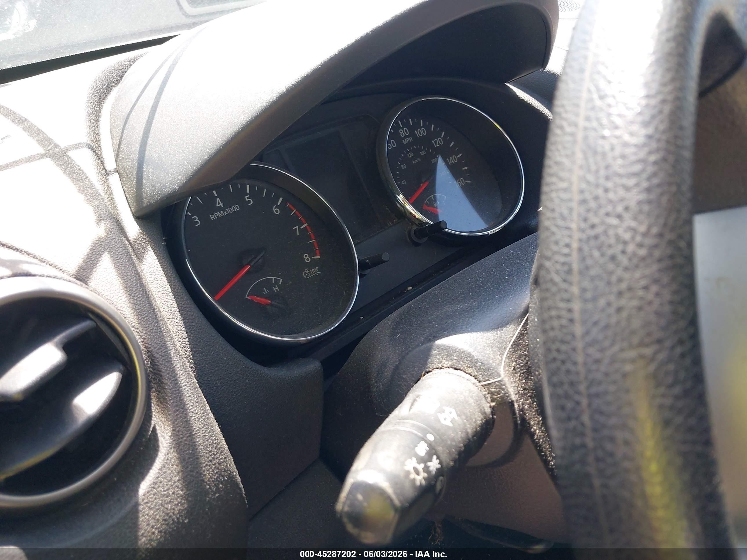 2013 Nissan Rogue S Silver vin: JN8AS5MV6DW642392