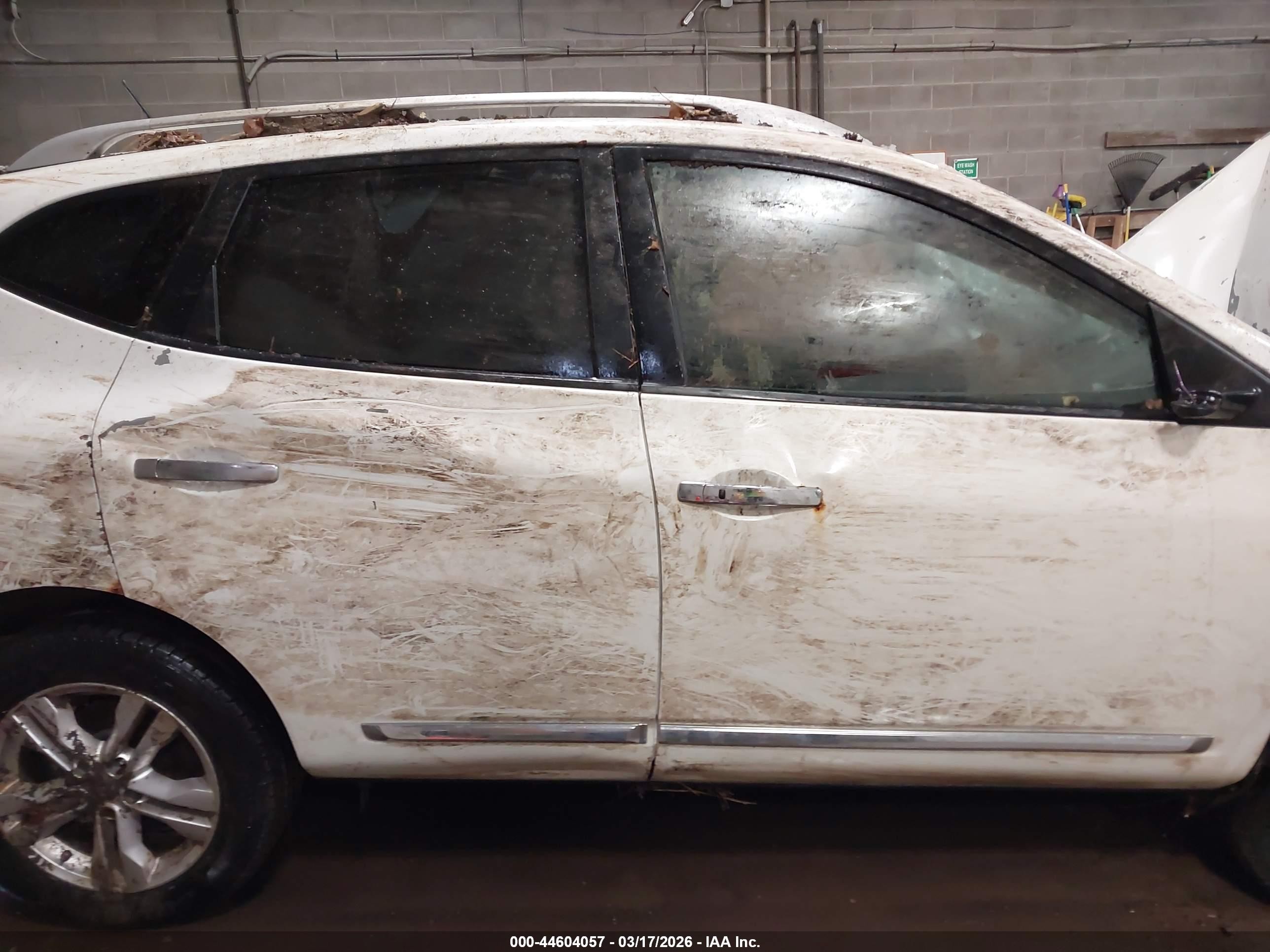 2013 Nissan Rogue Sv Белый vin: JN8AS5MV6DW651531