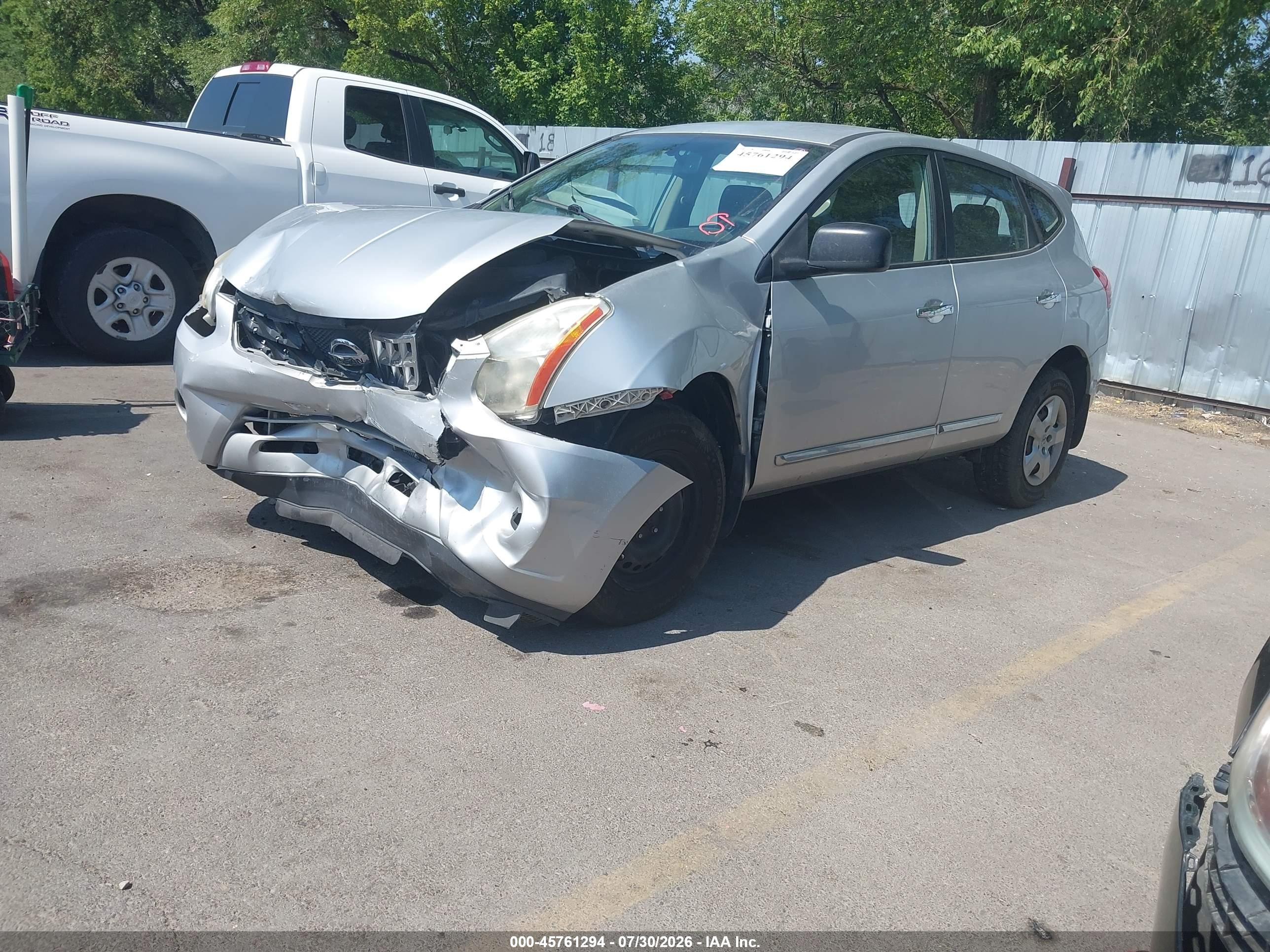 2013 Nissan Rogue S Silver vin: JN8AS5MV6DW660651