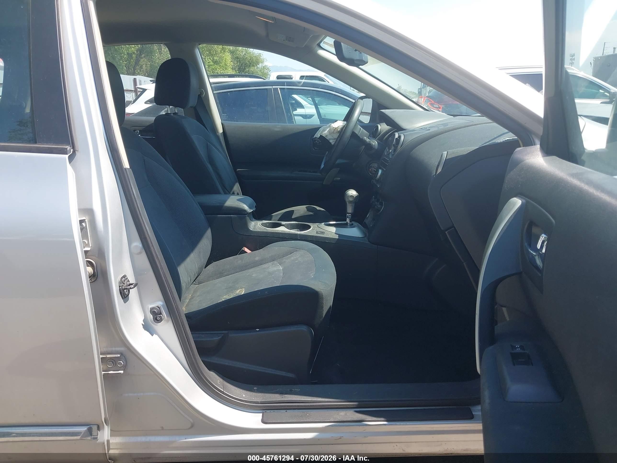 2013 Nissan Rogue S Silver vin: JN8AS5MV6DW660651