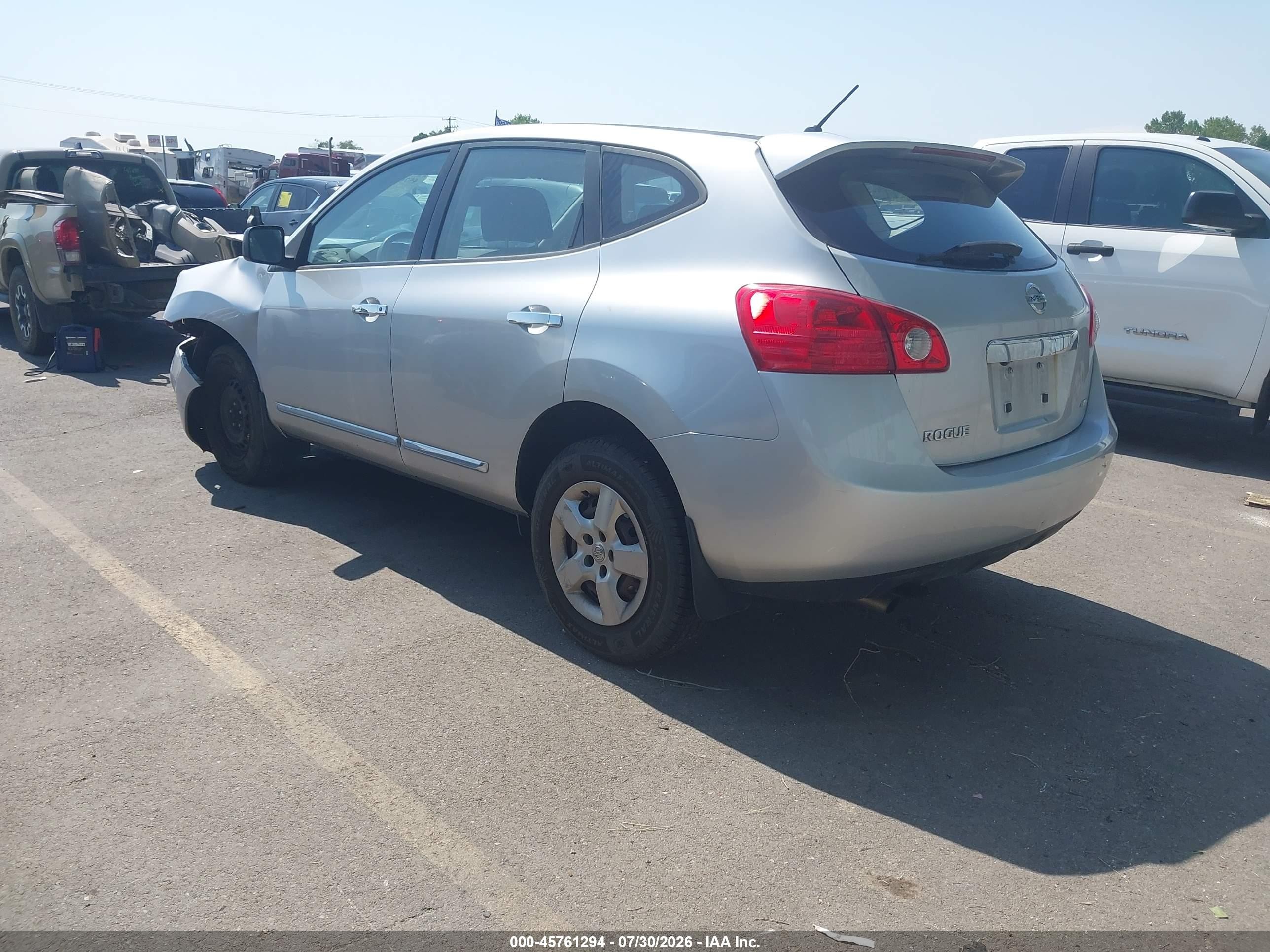 2013 Nissan Rogue S Silver vin: JN8AS5MV6DW660651