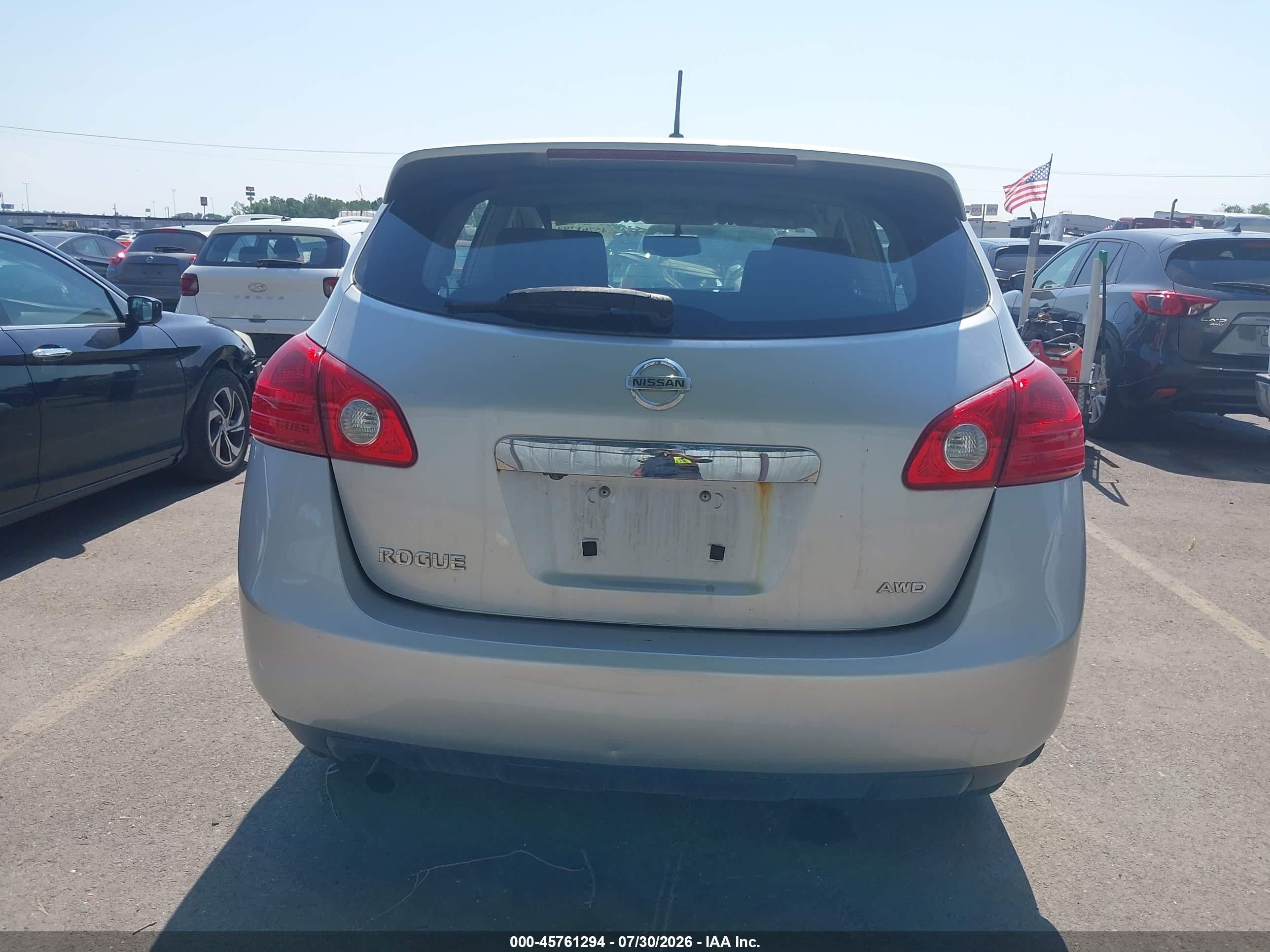 2013 Nissan Rogue S Silver vin: JN8AS5MV6DW660651