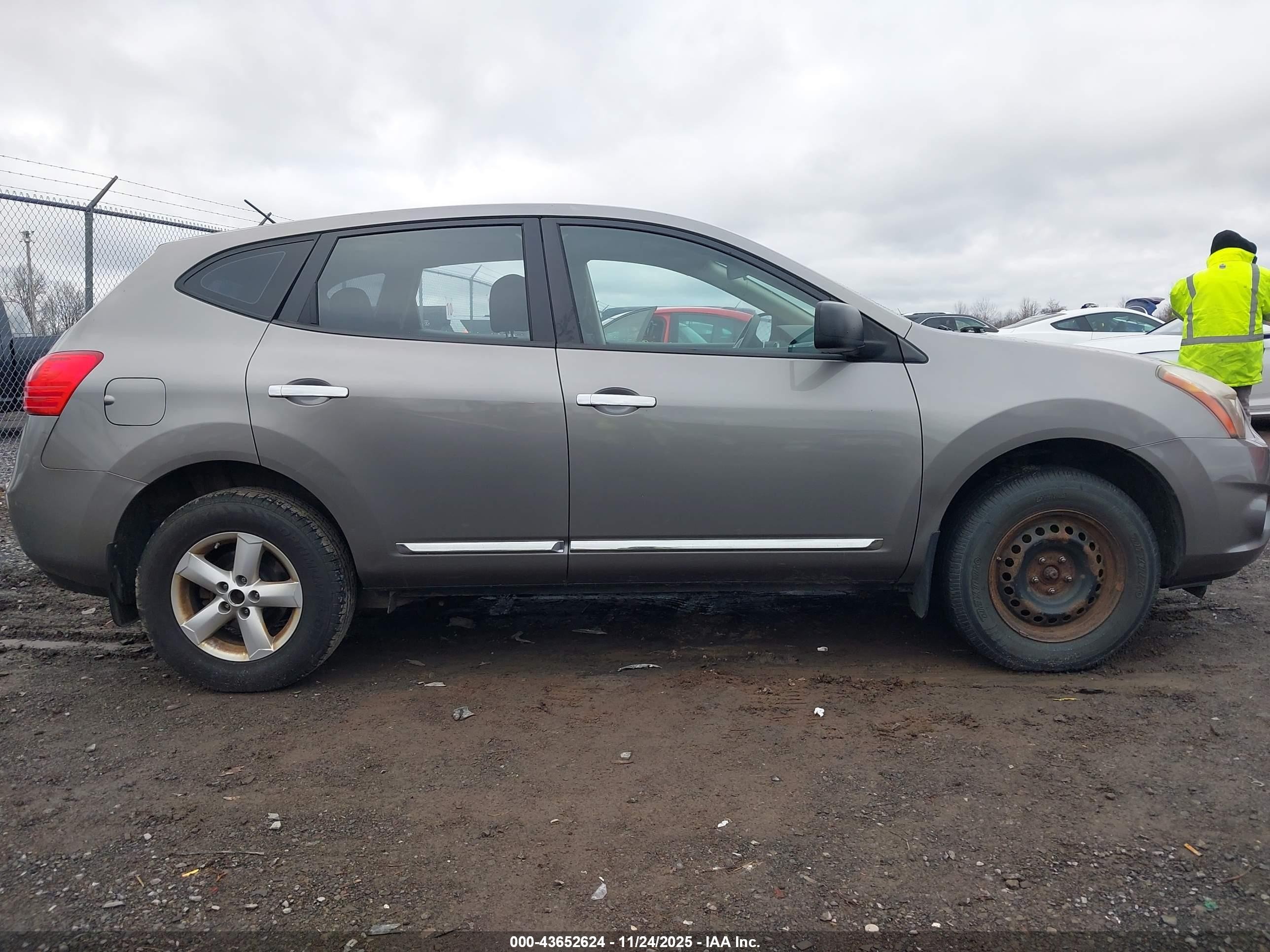 2014 Nissan Rogue Select S Champagne vin: JN8AS5MV6EW713253