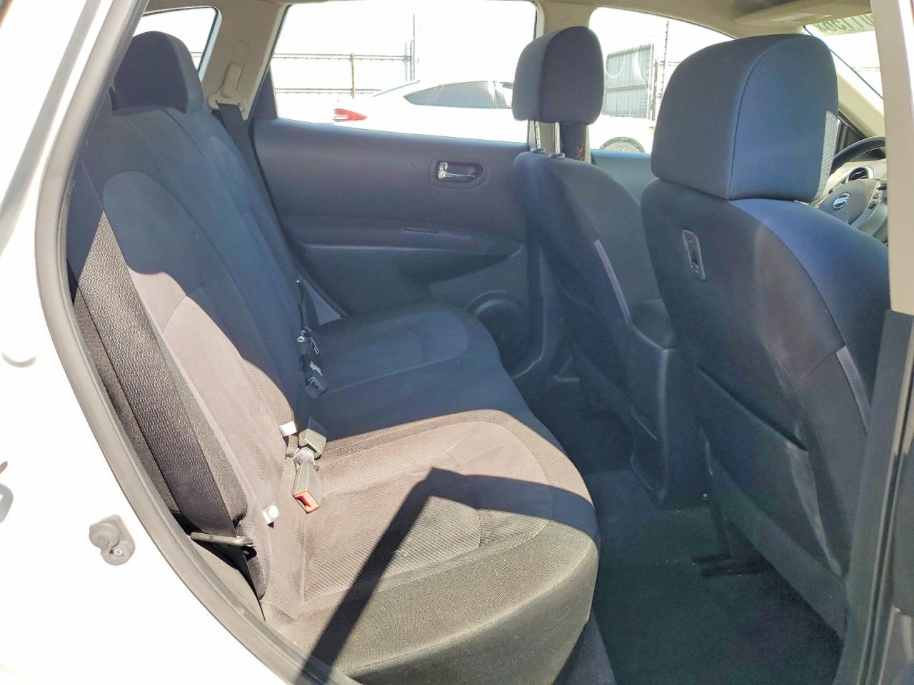 2015 Nissan Rogue Select S Silver vin: JN8AS5MV6FW758727