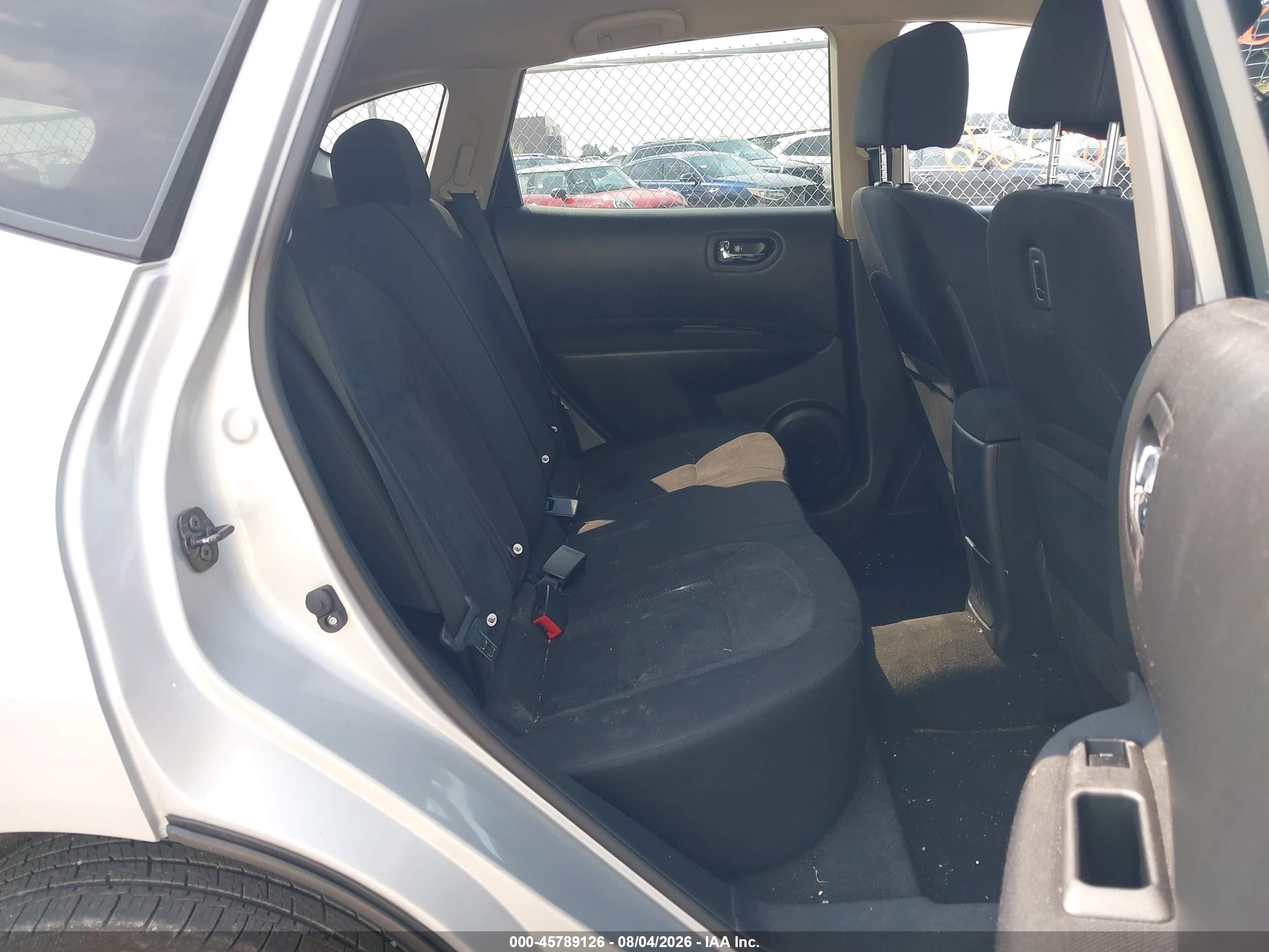 2015 Nissan Rogue Select S Silver vin: JN8AS5MV6FW767041