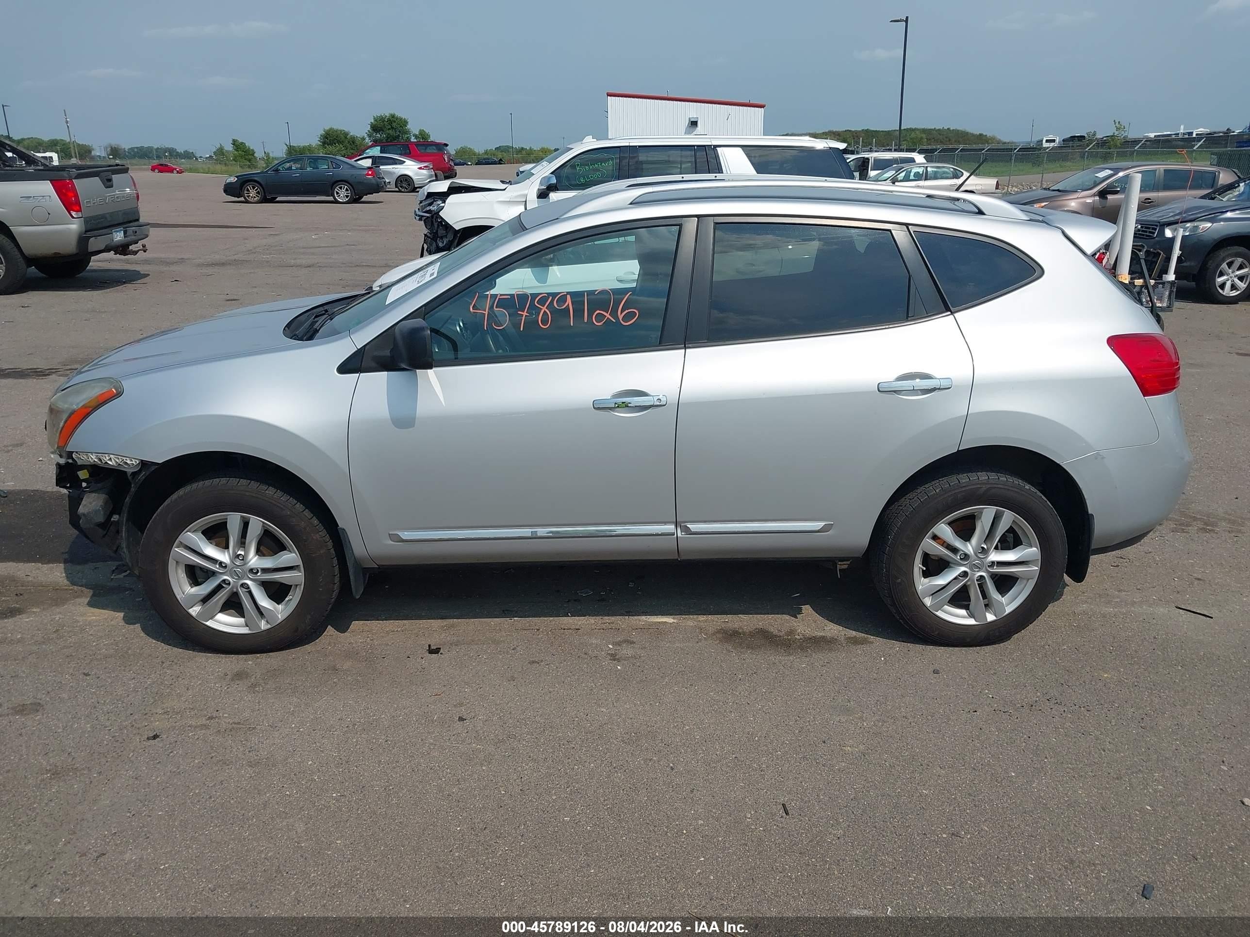 2015 Nissan Rogue Select S Silver vin: JN8AS5MV6FW767041