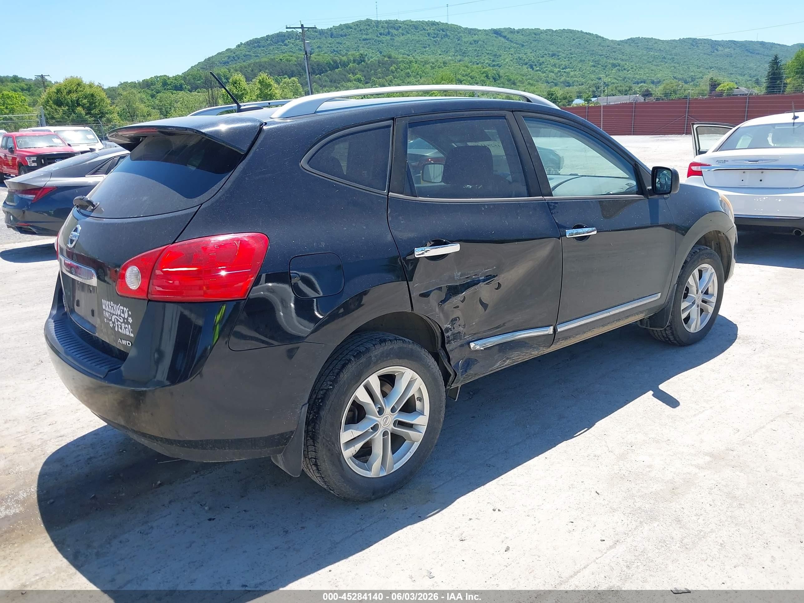 2015 Nissan Rogue Select S Черный vin: JN8AS5MV6FW768559