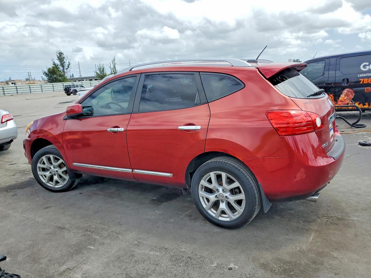 2011 Nissan Rogue S Red vin: JN8AS5MV7BW307994