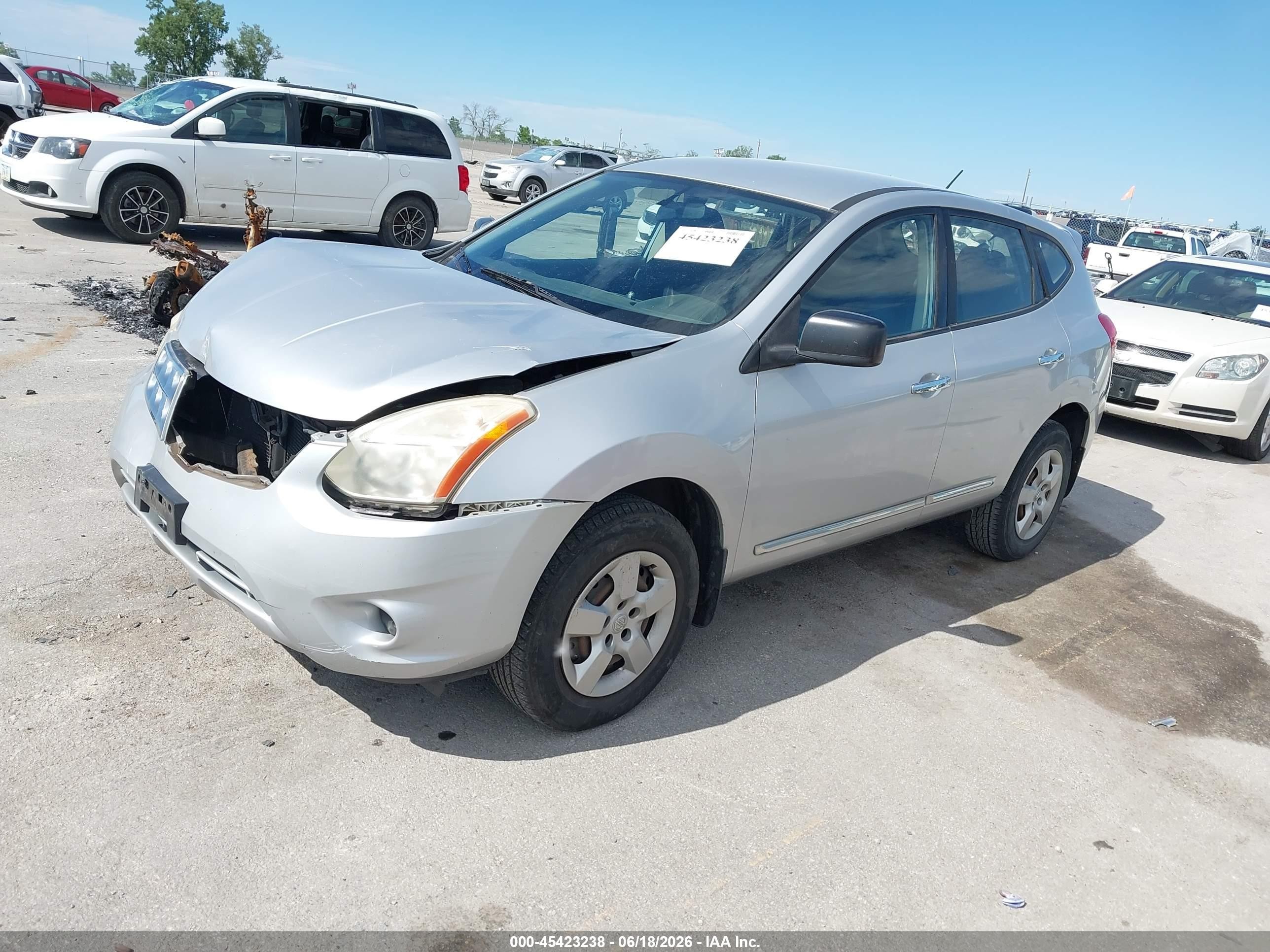 2012 Nissan Rogue S Silver vin: JN8AS5MV7CW388609