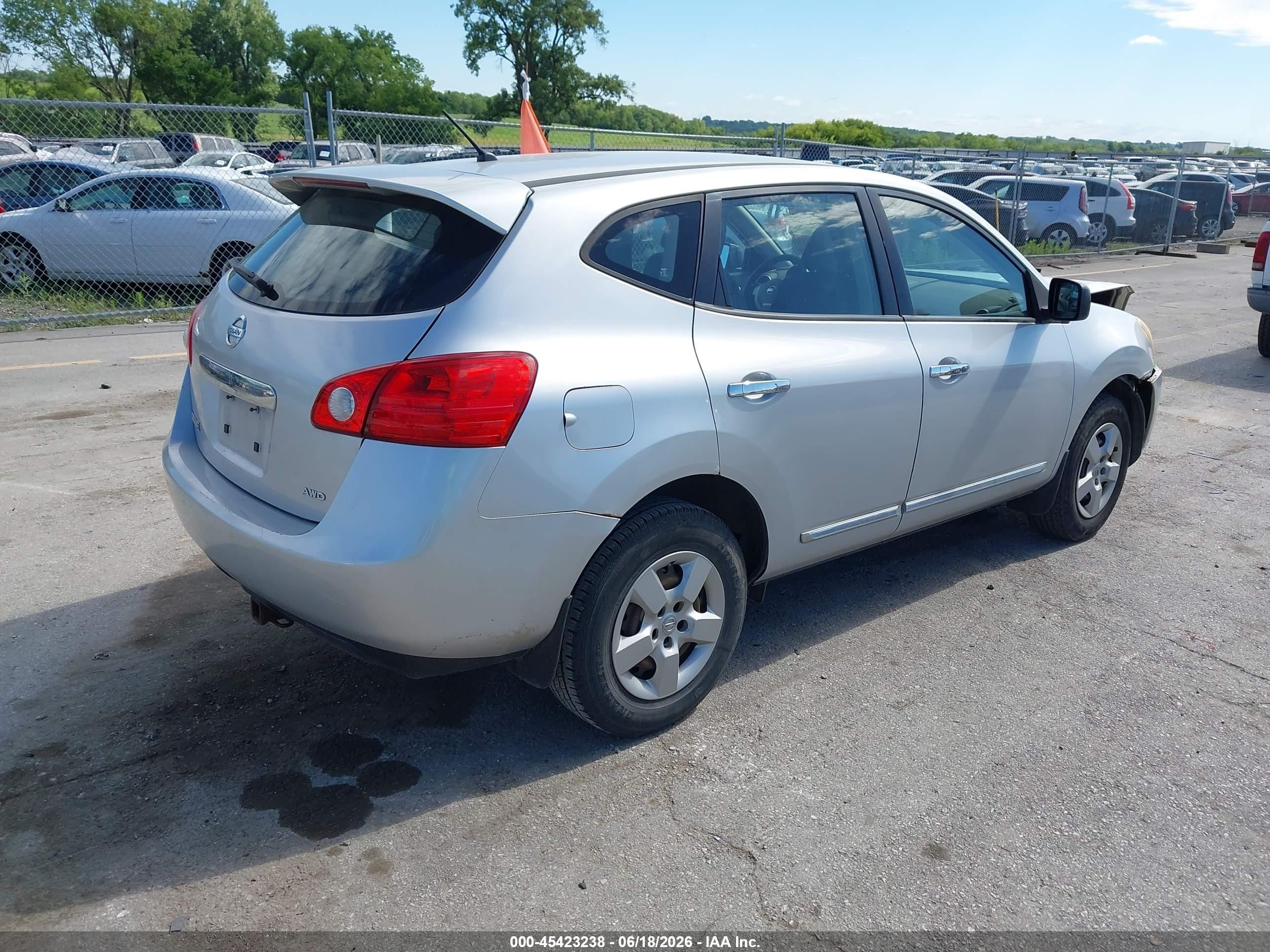 2012 Nissan Rogue S Silver vin: JN8AS5MV7CW388609