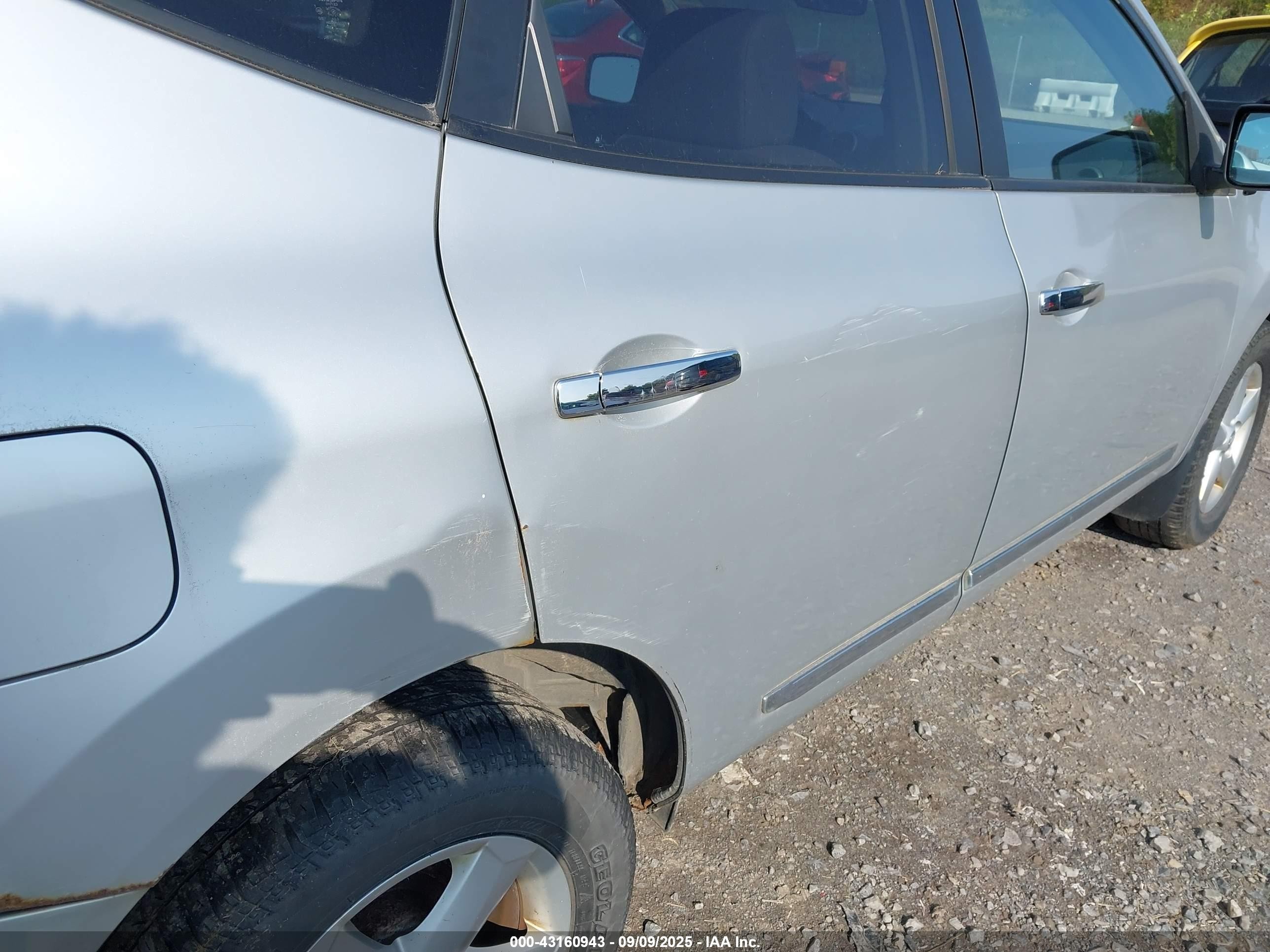2012 Nissan Rogue S Silver vin: JN8AS5MV7CW401536