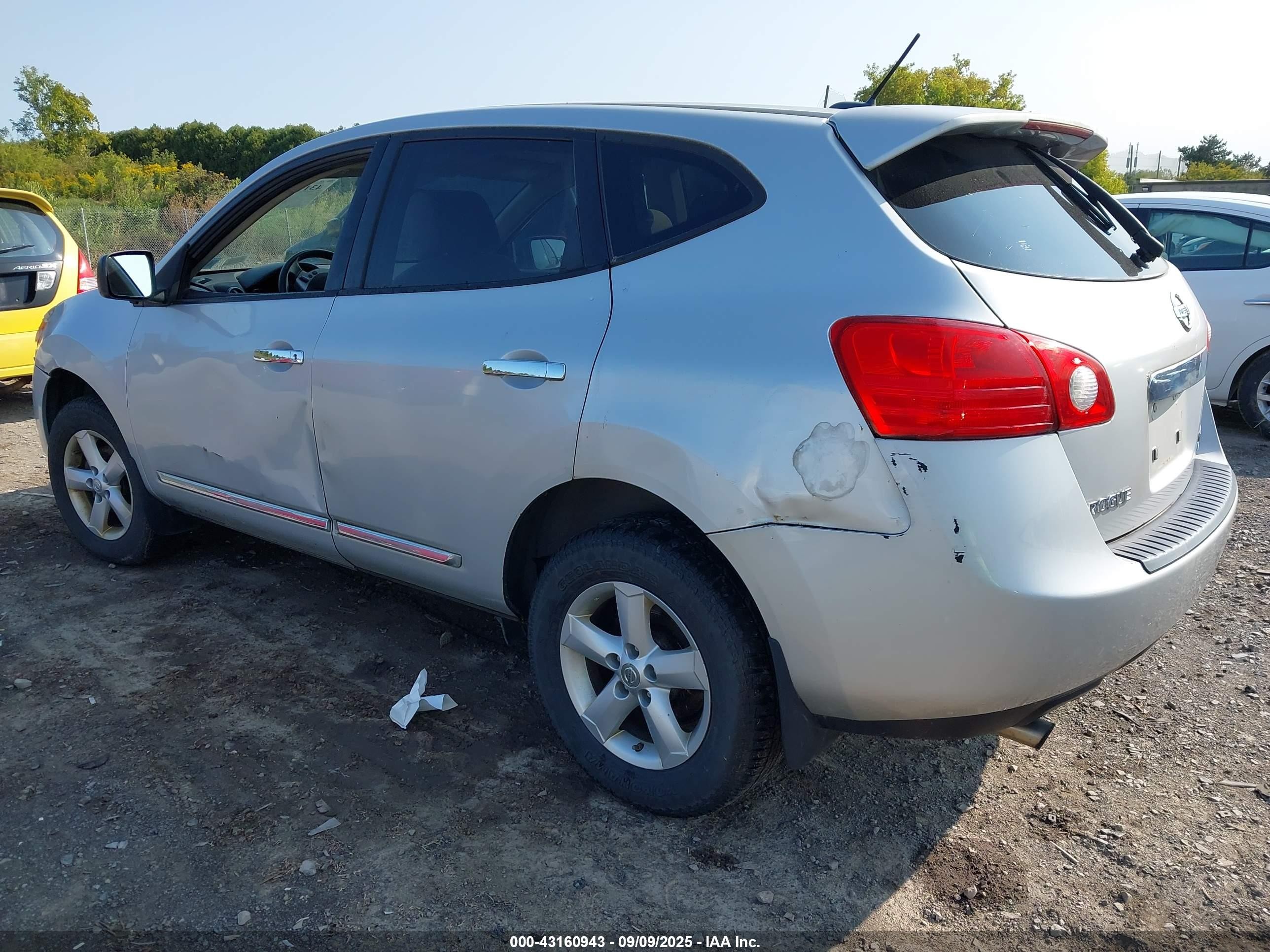 2012 Nissan Rogue S Silver vin: JN8AS5MV7CW401536