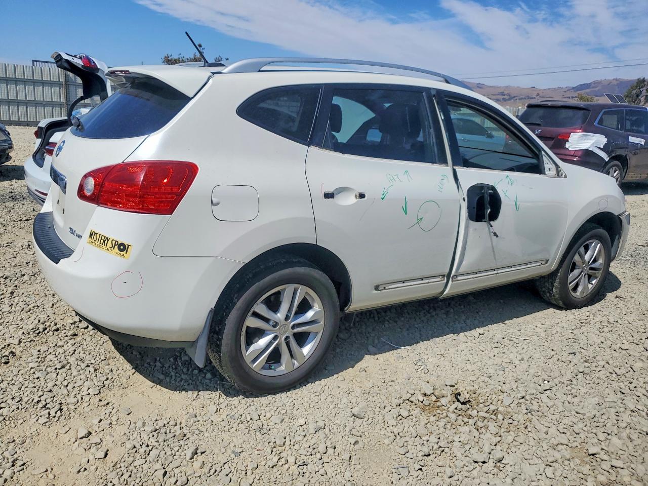 2012 Nissan Rogue S White vin: JN8AS5MV7CW405702